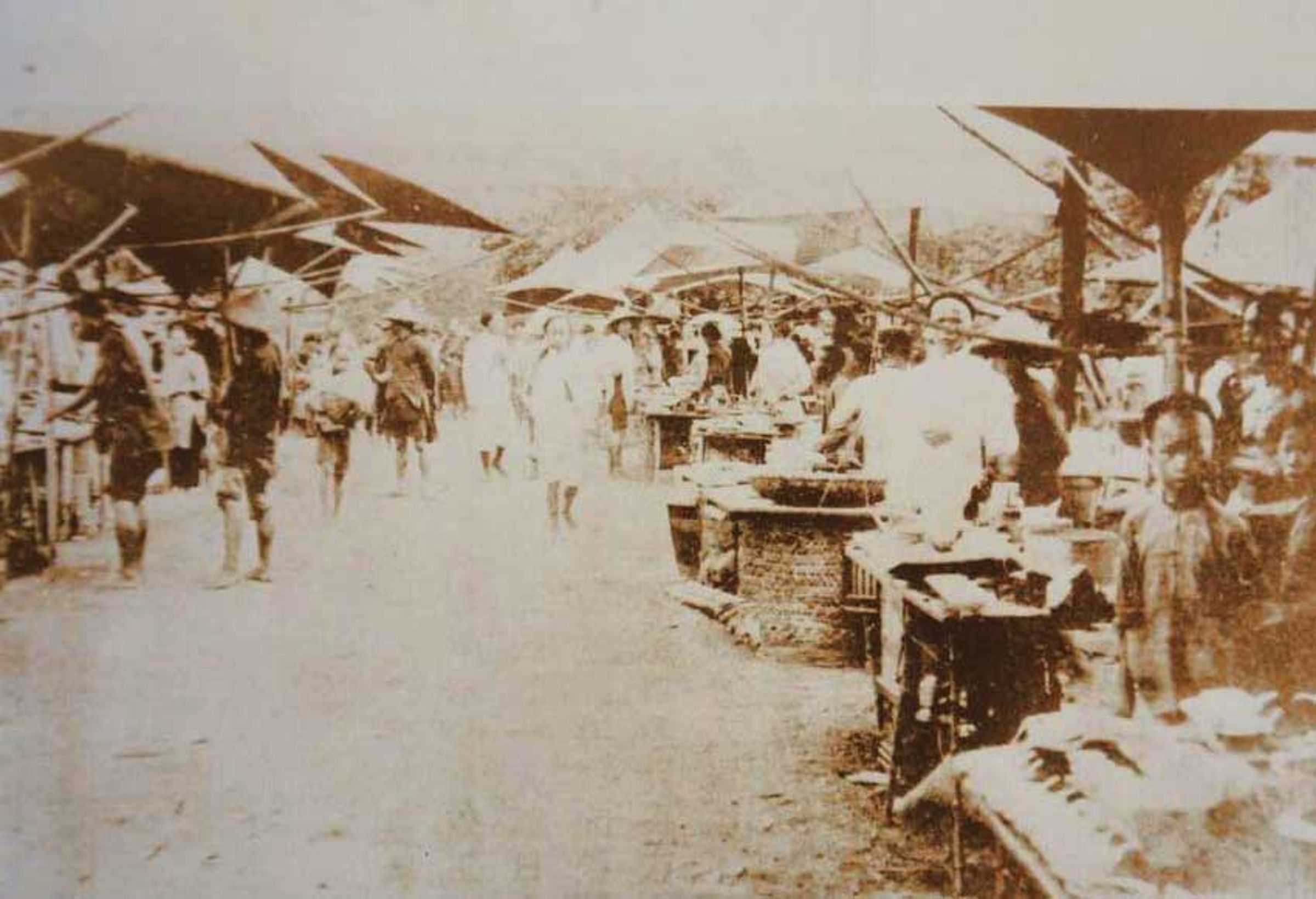 1897年，金春發第1代陳屋，就在台北圓環擺攤。圖為當年圓環景況。（圖片來源：台北市文獻館典藏）