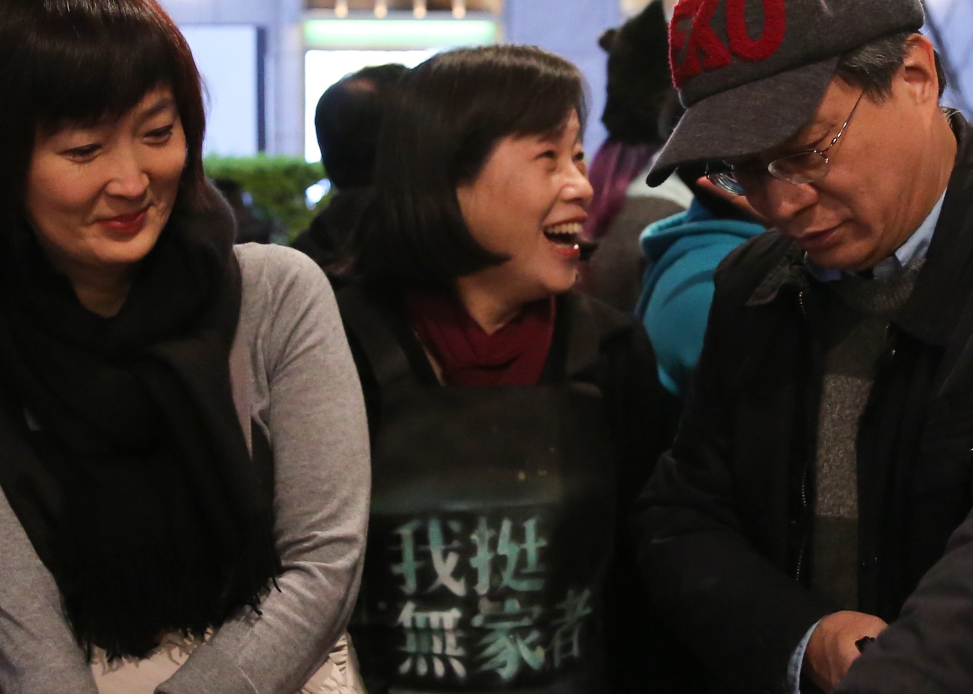 作家廖玉蕙（中）在臉書貼文突被「邀請」挺柯，讓她果斷拒絕。（本刊資料照）