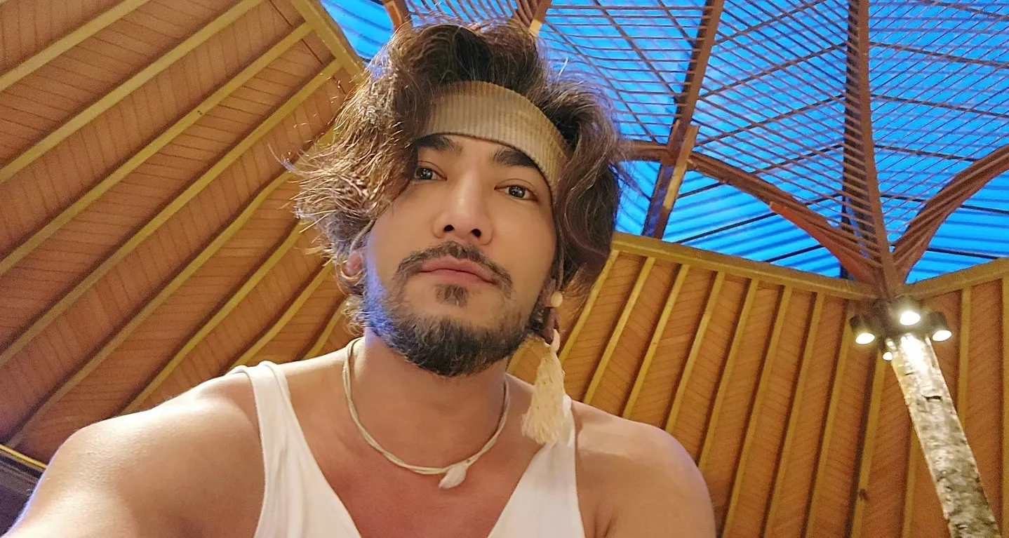 針對印度移工引進台灣議題，台印混血男星羅平近日在社群媒體上與網友們論戰，他不解到底有什麼好種族歧視的。（翻攝自羅平Threads）