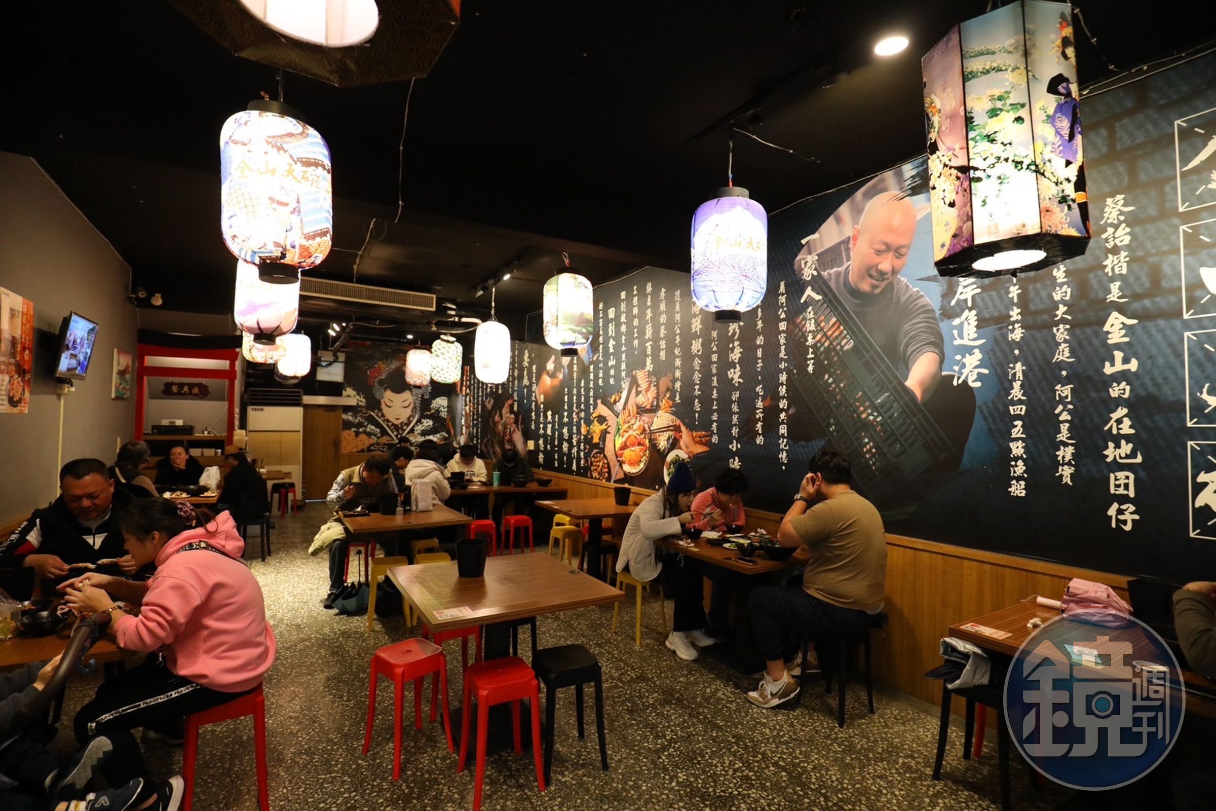 「金山大碗螃蟹」座位數多，用餐環境寬敞舒適。 