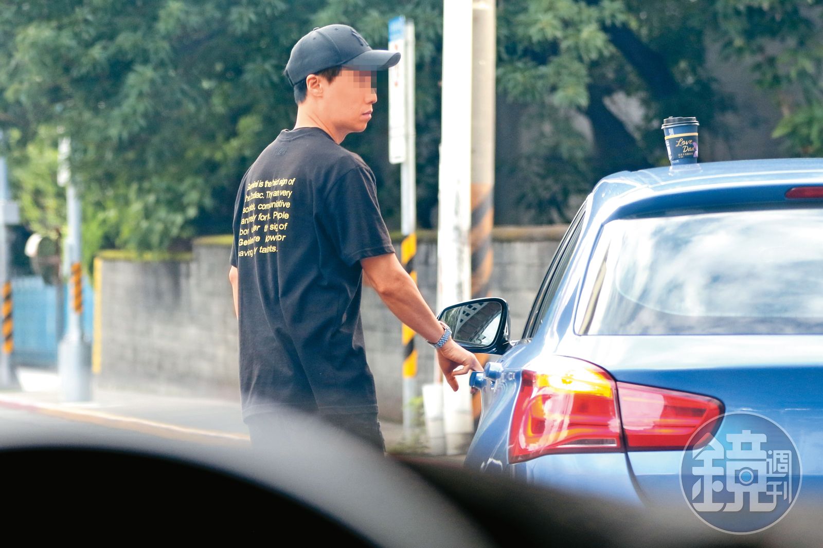 愛紗的男友在她手術休養期間,出門為她採買