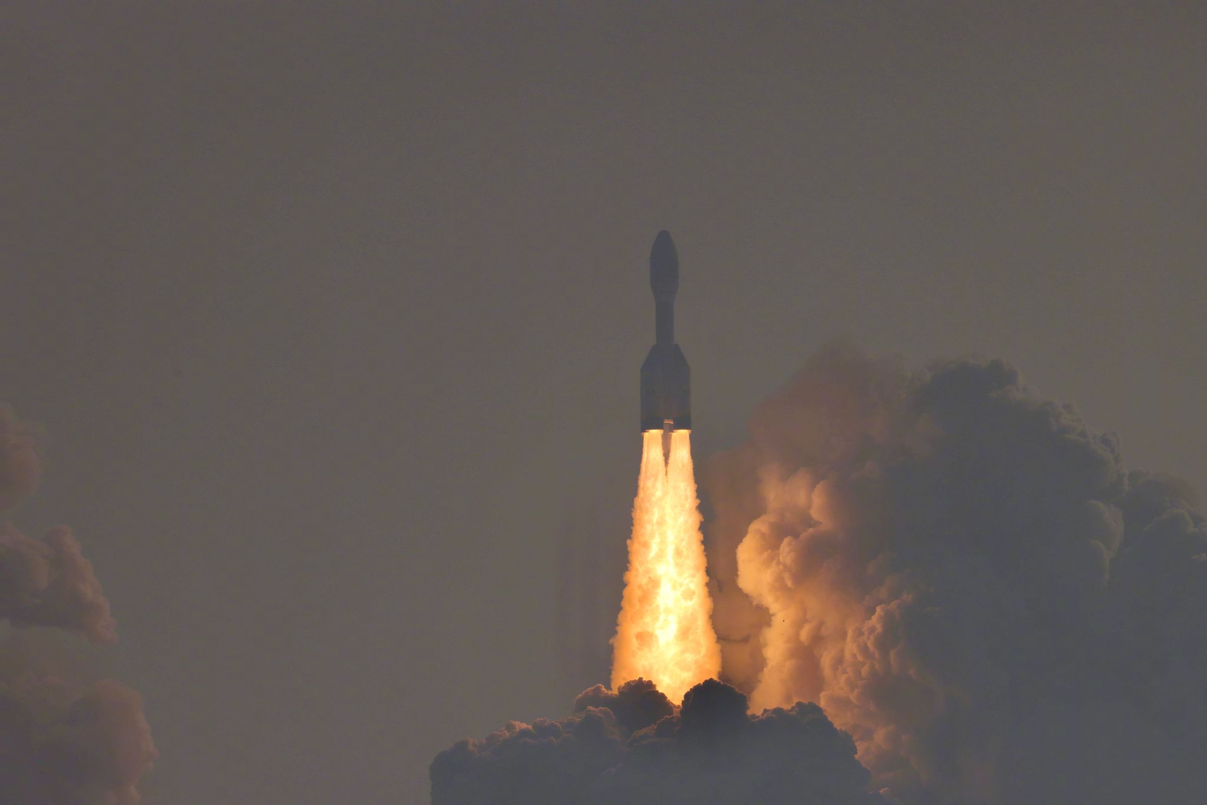 中國太原衛星發射中心今在山東海陽附近海域使用引力一號遙一商業運載火箭，將搭載的雲遙一號18~20星3顆衛星順利送入預定軌道。（翻攝共青團中央微博）