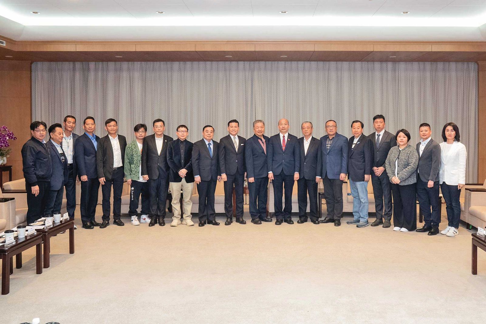 過去力挺朱立倫的正副議長系統,如今有9成倒戈挺盧。(翻攝蔣根煌臉書)