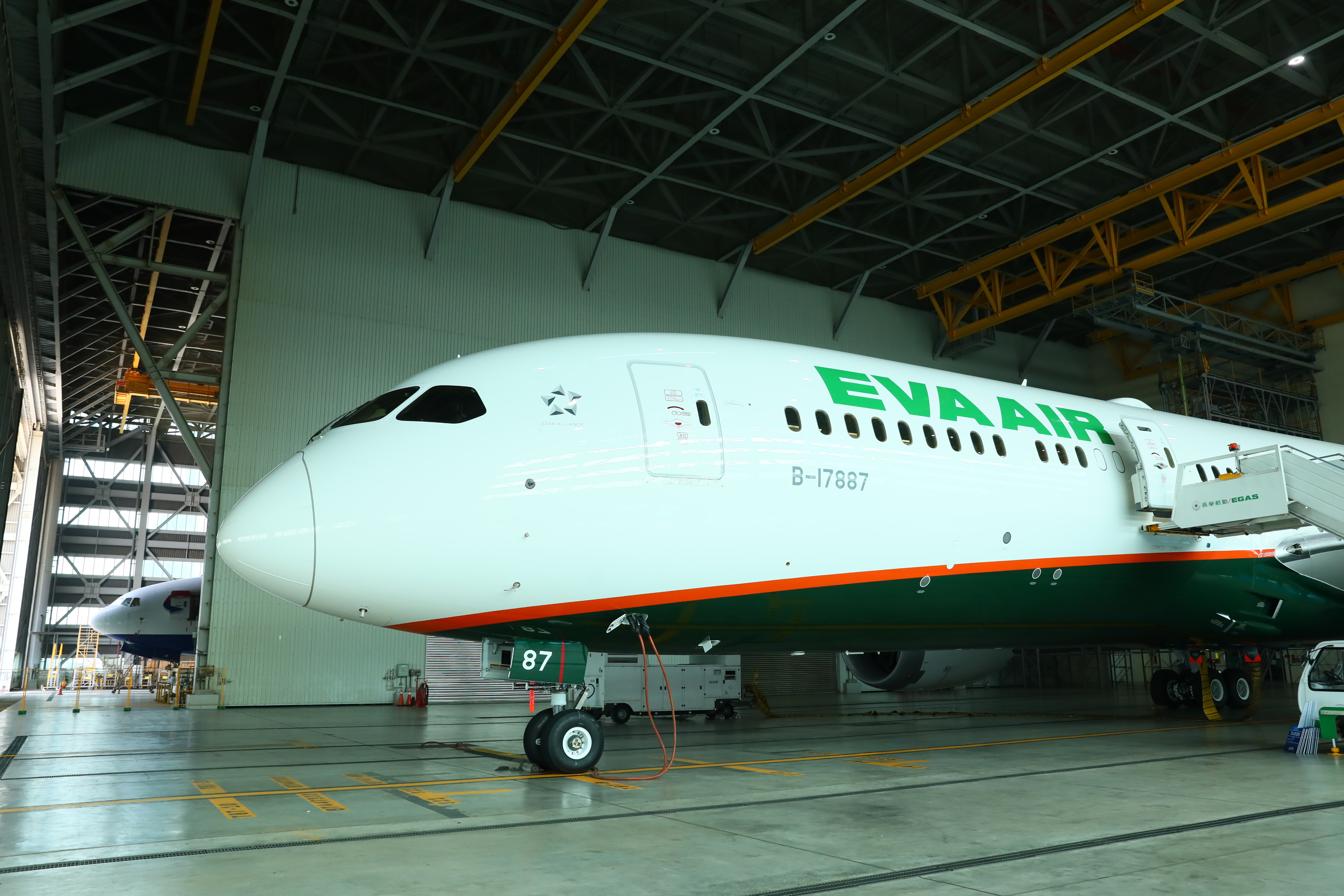 長榮航空公布年終獎金為6.5個月，非主管職將調薪2,500元。（示意圖，資料照）