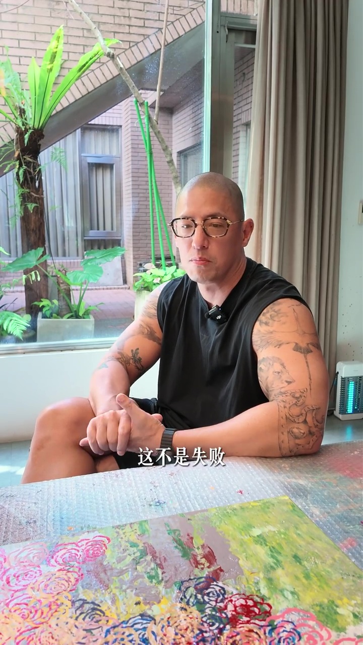 蔣友柏認為，女兒沒有繼續升學並不代表失敗，直言「成功跟學業是兩件事」。（翻攝小紅書）