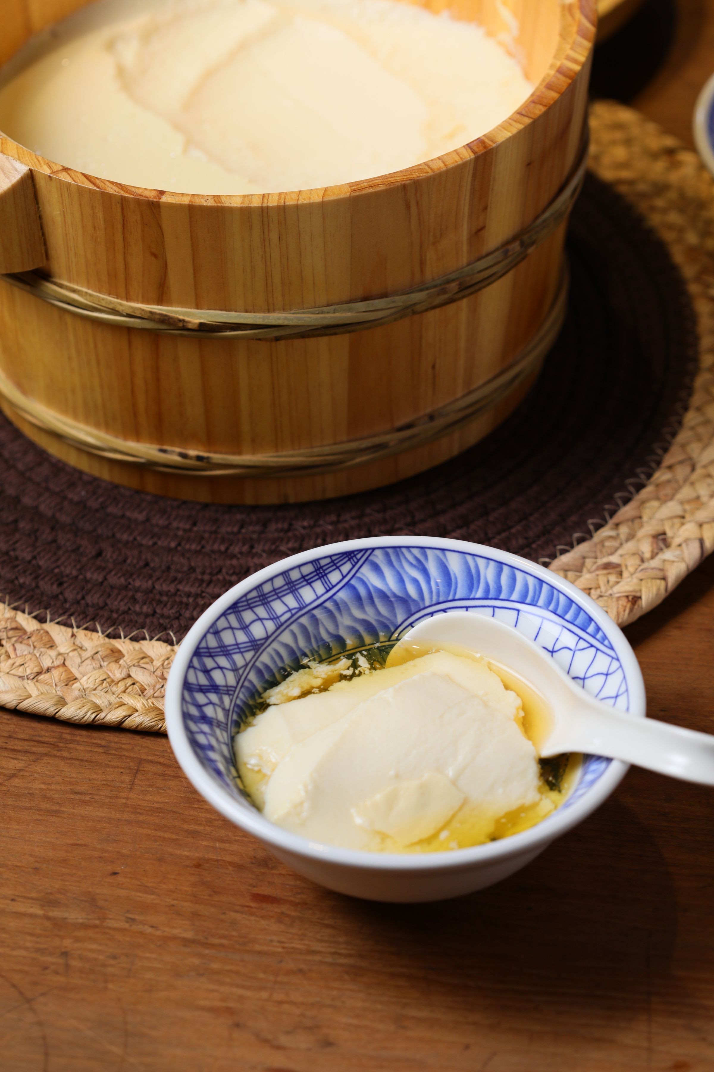 糖水豆花的豆香十足,再飽也得吃一碗。
