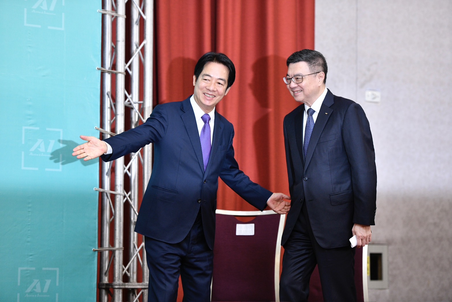 賴清德正式宣布由卓榮泰接掌閣揆，卓榮泰表示即將啟動下一階段的閣員徵詢。