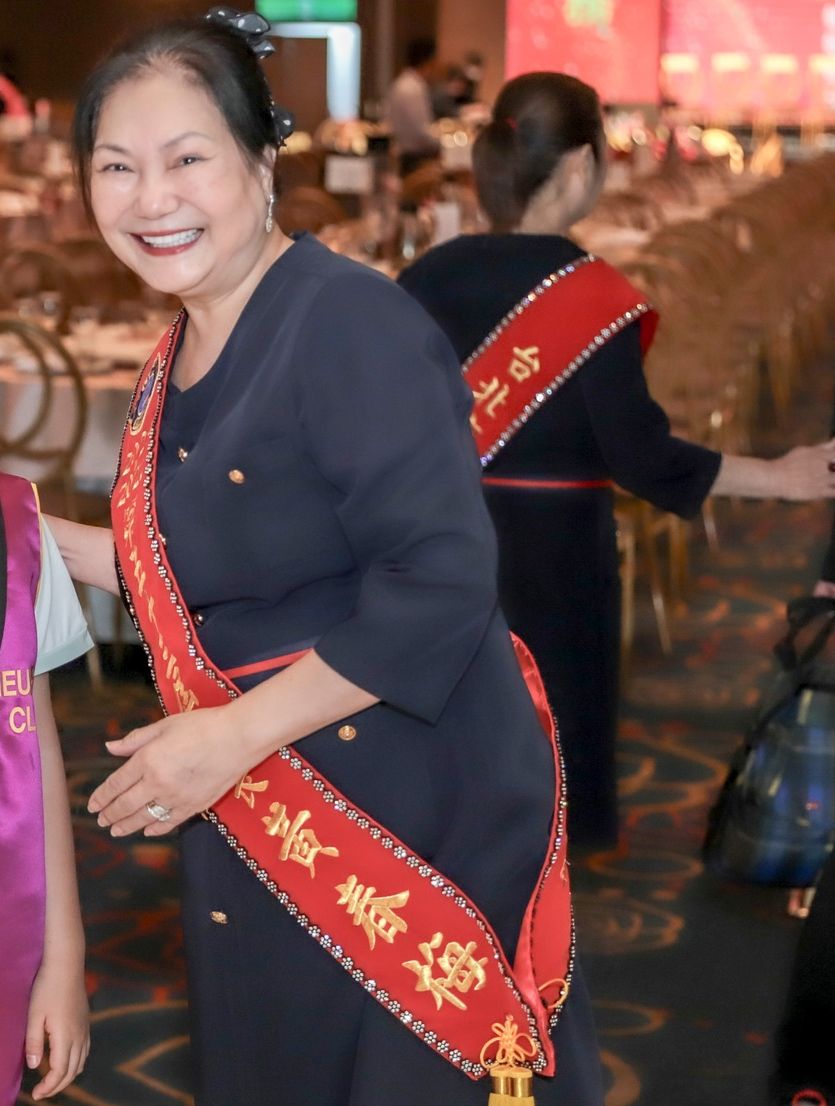 S媽黃春梅曾擔任獅子會會長為公益奔走。（臉書）