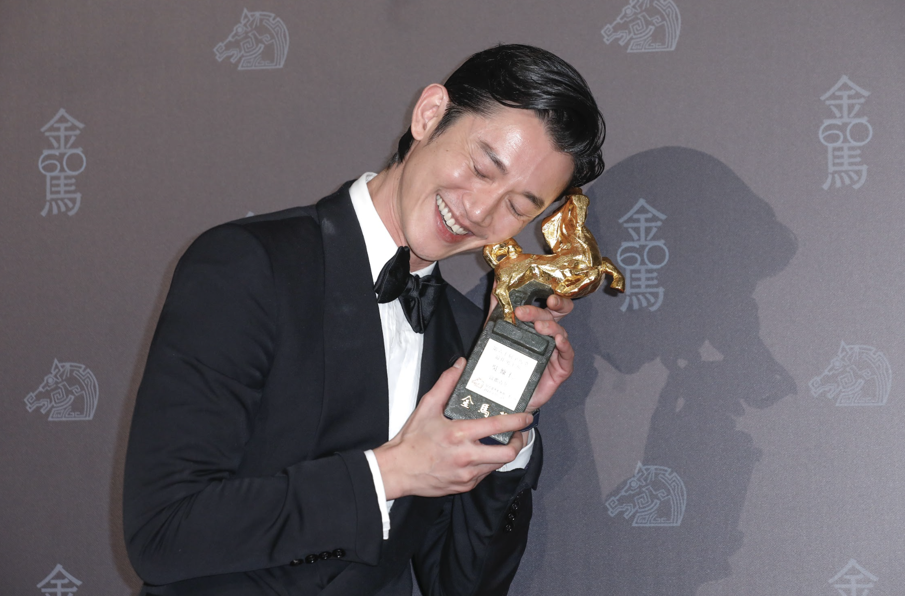 吳慷仁拿下第60屆金馬影帝，雖貴為影帝，但現實生活中親民沒架子。（本刊資料照）