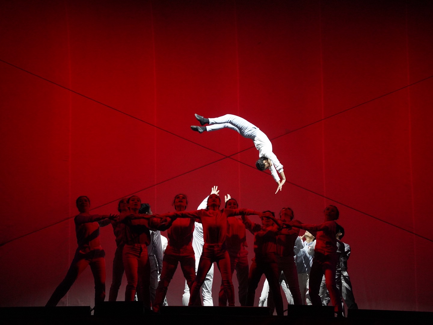 「紙風車368鄉鎮市區兒童藝術工程-永續啟航」現進行第三輪，吸引民眾參與互動。（紙風車文教基金會提供）