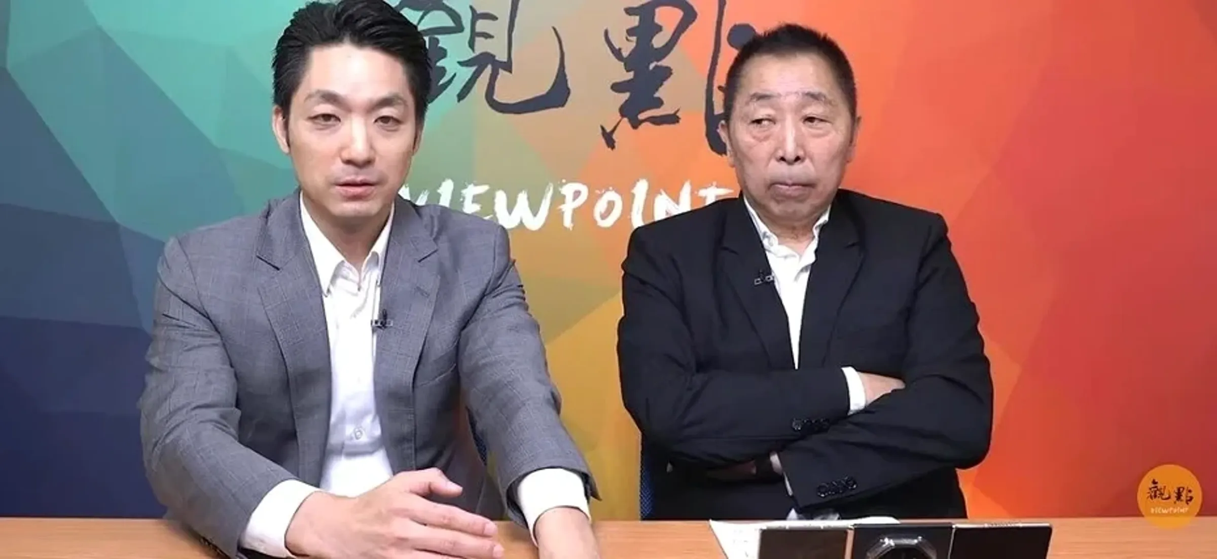 立拚連任的市長蔣萬安家世再度成為話題,今(9日)接受資深媒體人唐湘龍專訪時,明確回答「我姓蔣」並強調從未懷疑過身世。(翻攝自「龍行天下」網路直播畫面)