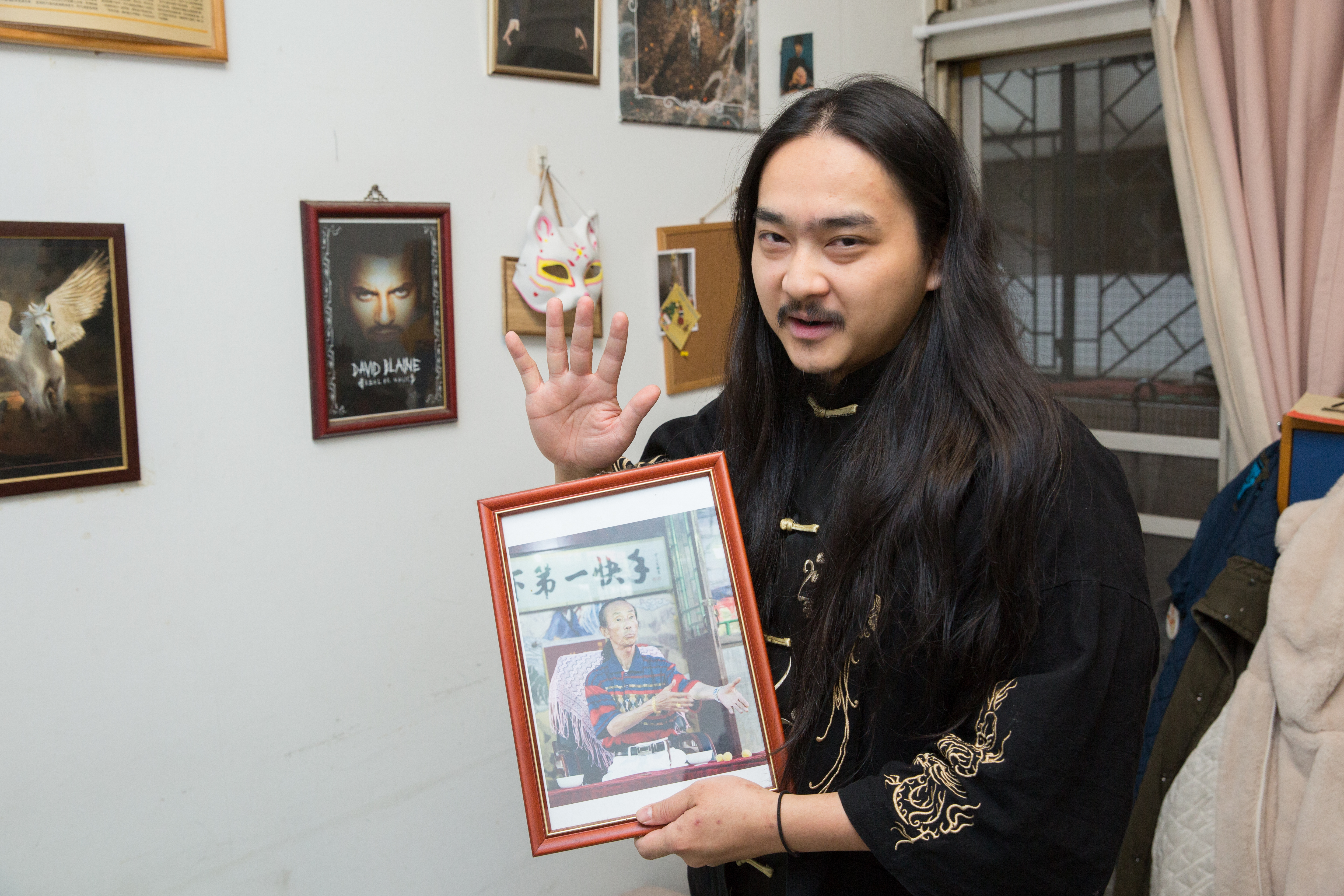鄒秉勳最崇拜中國鬼手王保合,他說他已研究透徹,把靈活精神變成自己的。