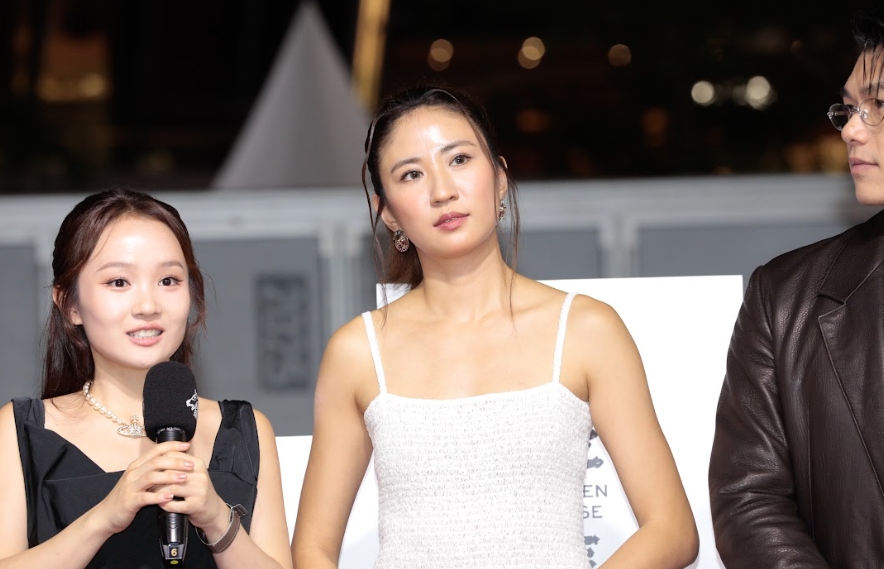 方郁婷與9m88飾演姊妹,平常多用英語溝通的2人,戲裡都有大段的閩南語台詞考驗。