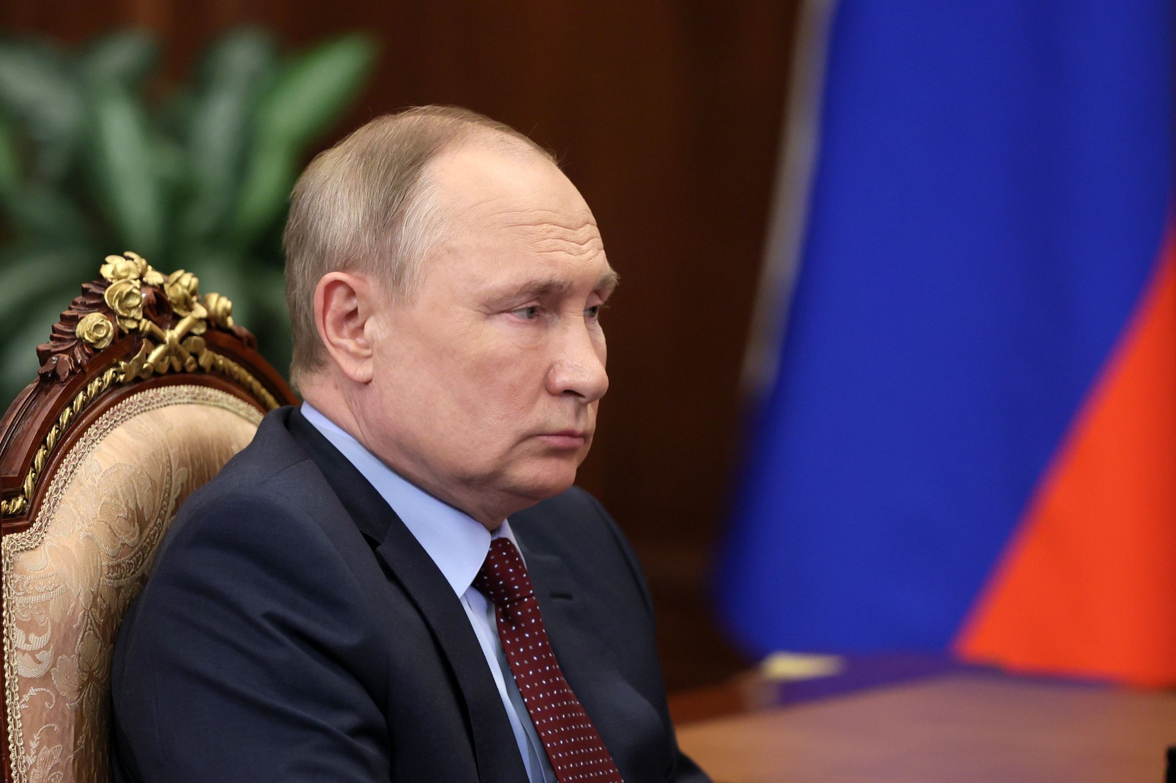 俄總統普丁搭乘直升機險遭烏克蘭軍方鎖定攻擊。（翻攝自X @President of Russia）