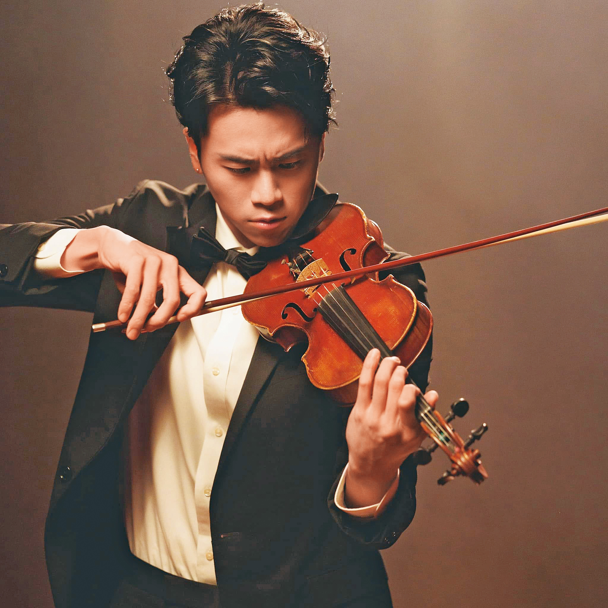 金泰佑擁優異的小提琴演奏實力,登上許多世界級舞台進行公演。(翻攝自金泰佑臉書)
