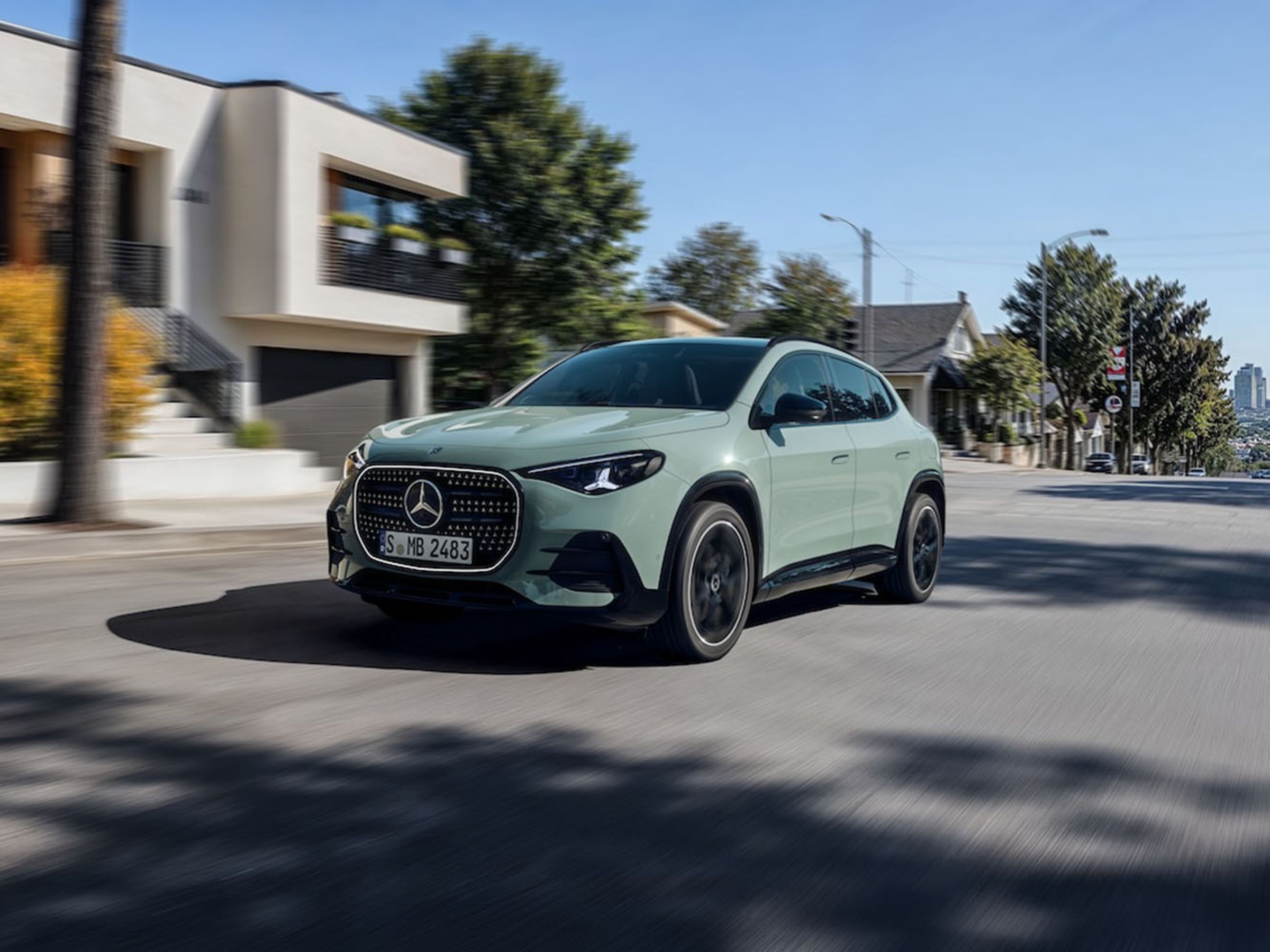 GLA Electric 採用 MMA 平台 800V 高壓電氣架構，最高支援 320kW DC 快速充電。