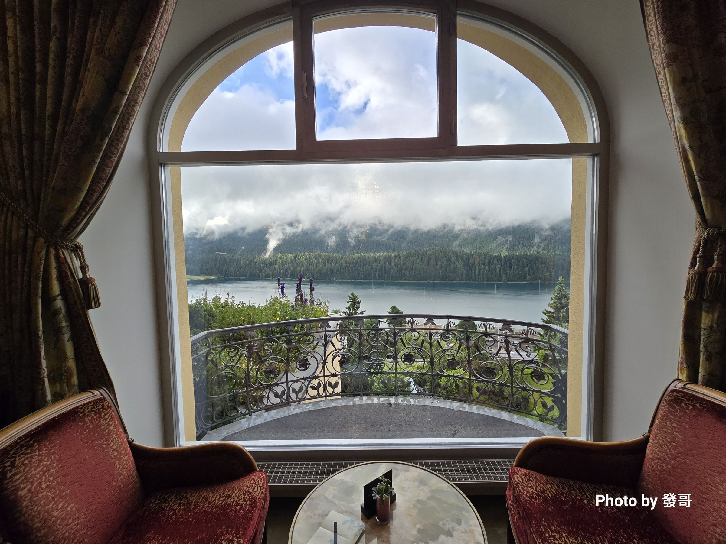 開業於1856年的百年飯店「Kulm Hotel St. Moritz」,是阿爾卑斯山最具代表性的豪華飯店之一,也是現代冬季旅遊與滑雪文化的發源地。(泰永旅行社提供)