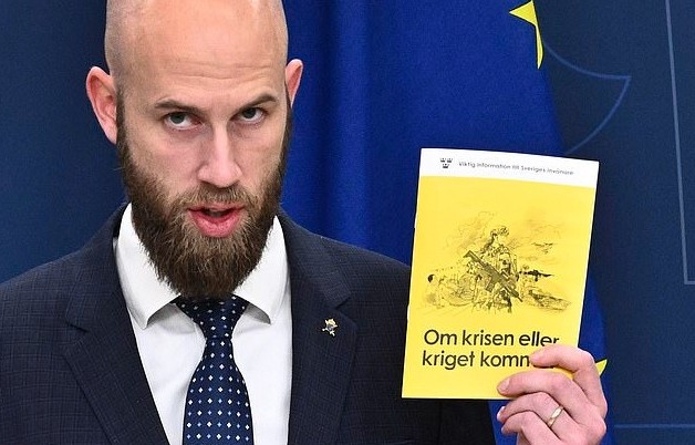 世界大戰要爆發？瑞典將發放520萬本民防手冊：做好戰爭準備。 （翻自《每日郵報》）