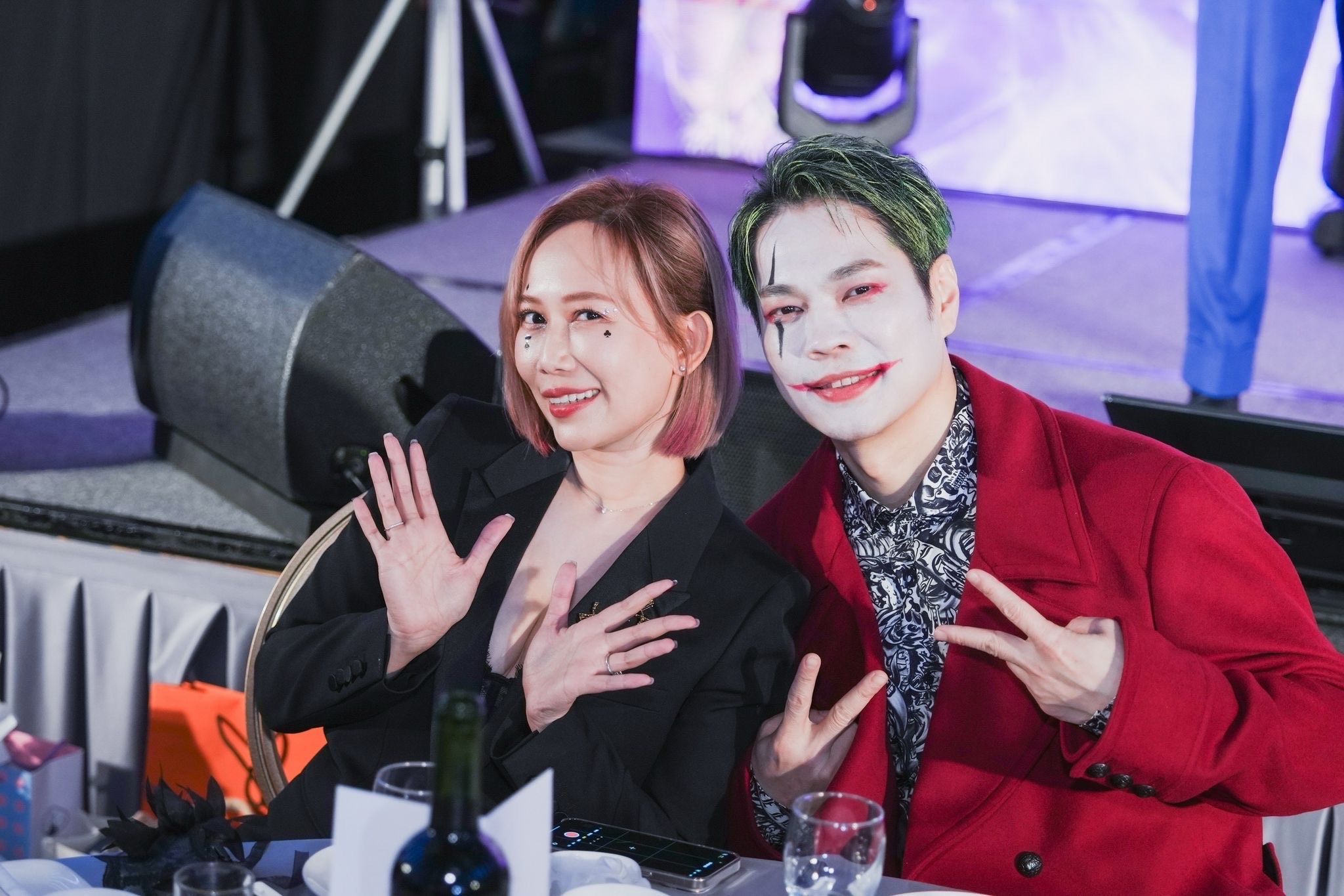 帶貨女王Mavis瑪菲司與老公H先生將赴法國直播賣鑽石及珍珠。（翻攝自Mavis瑪菲司臉書）