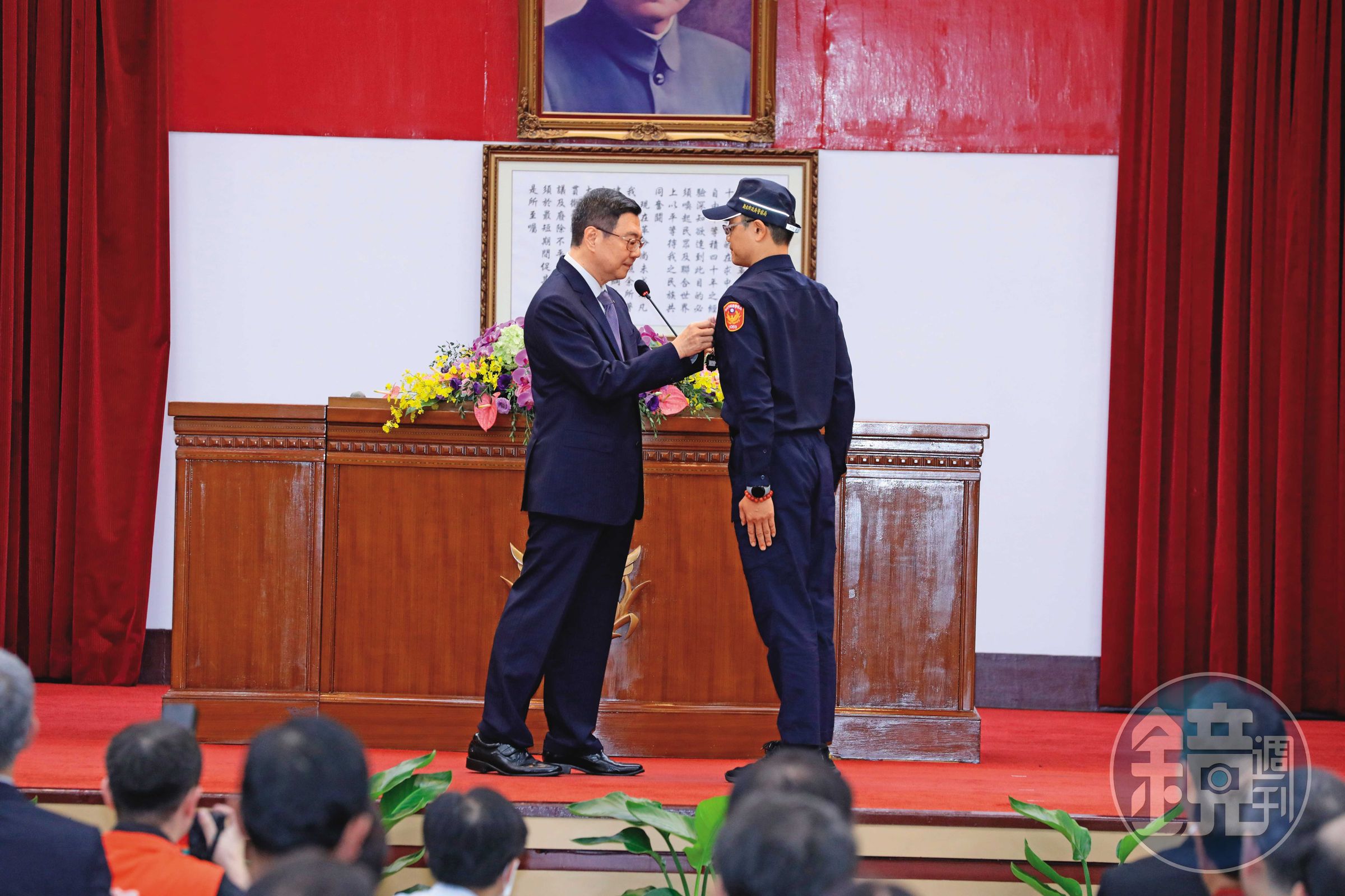 政院要求各部會加強對警察等特定族群說明,化解在野黨立委提案造成的壓力。