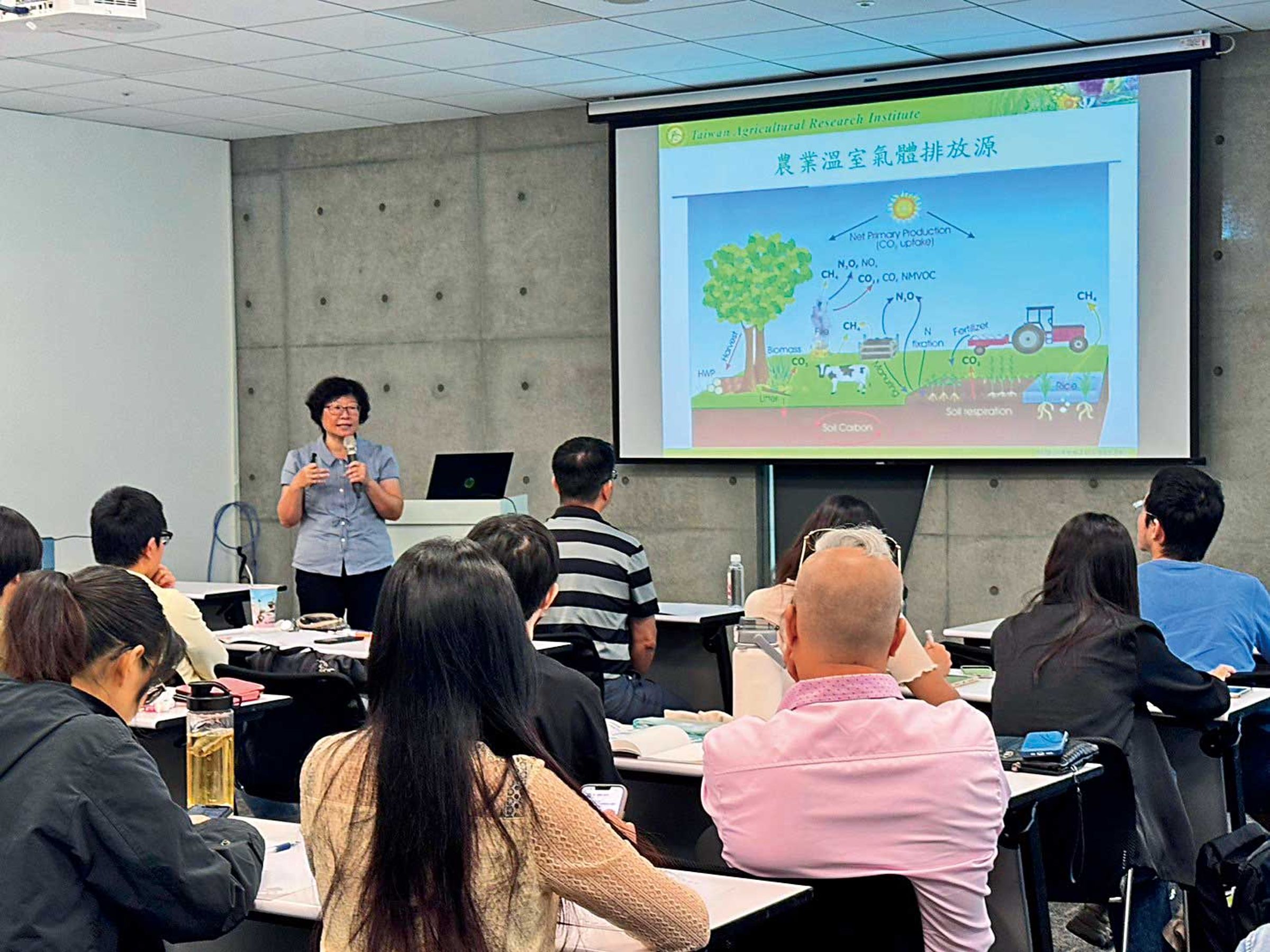 南畝王與中興大學等農業相關機構有深厚合作關係，透過開設工作坊推動本土自然碳權，故獲碳交所青睞。