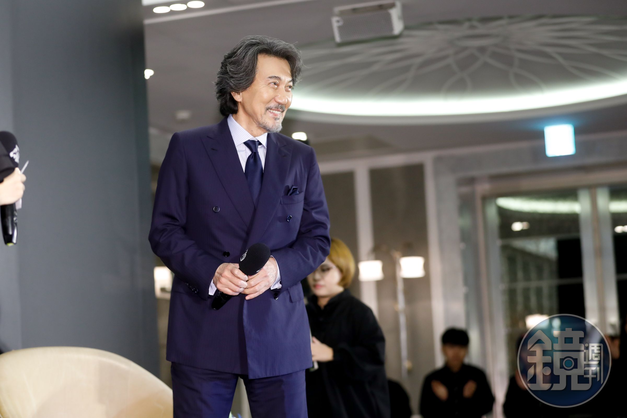 役所廣司作風親民,更開放現場媒體舉手發問。