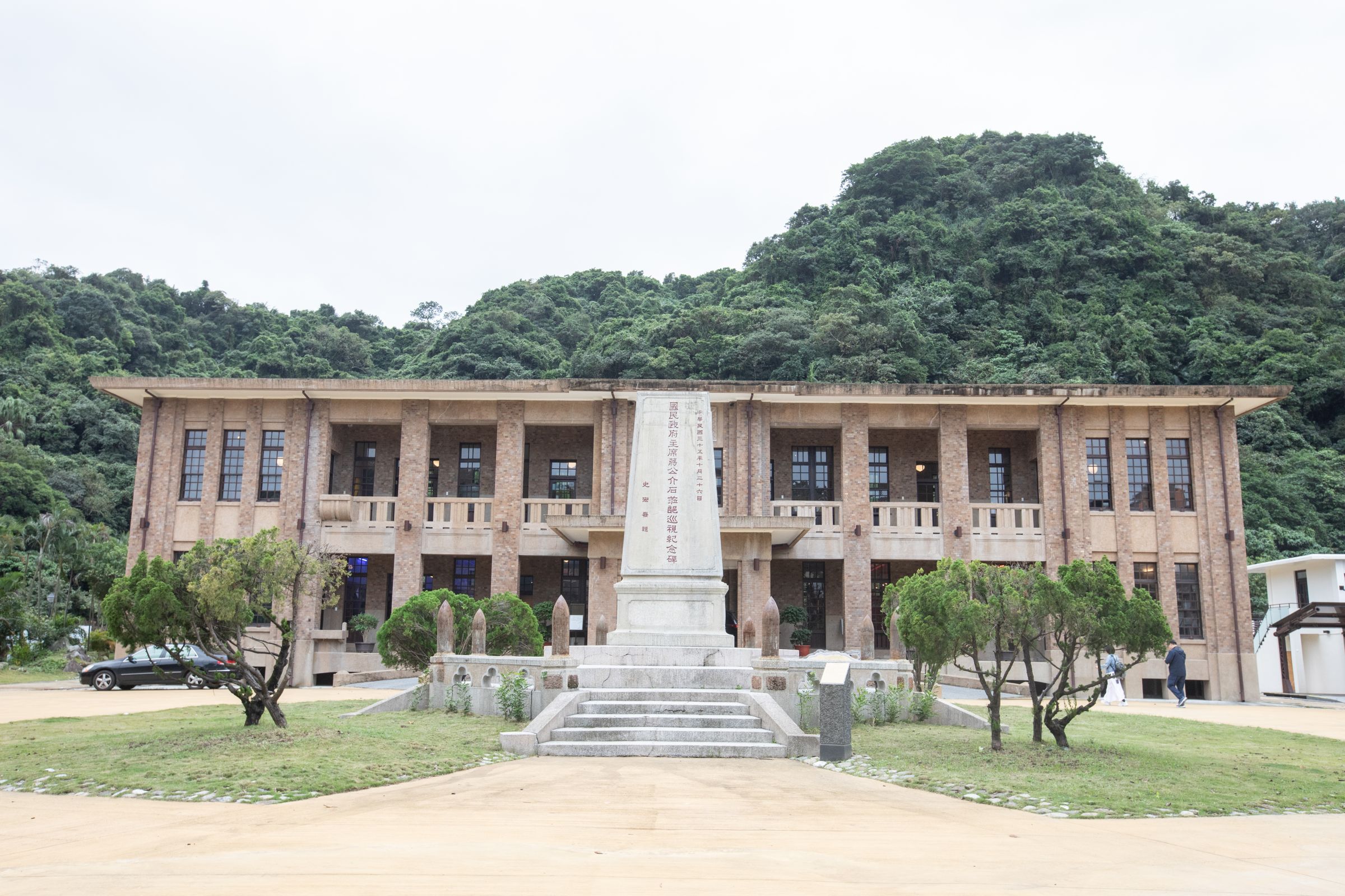 基隆要塞司令部,保留了日治時期的軍事遺址,轉型為結合歷史記憶與創意策展的文化場域。