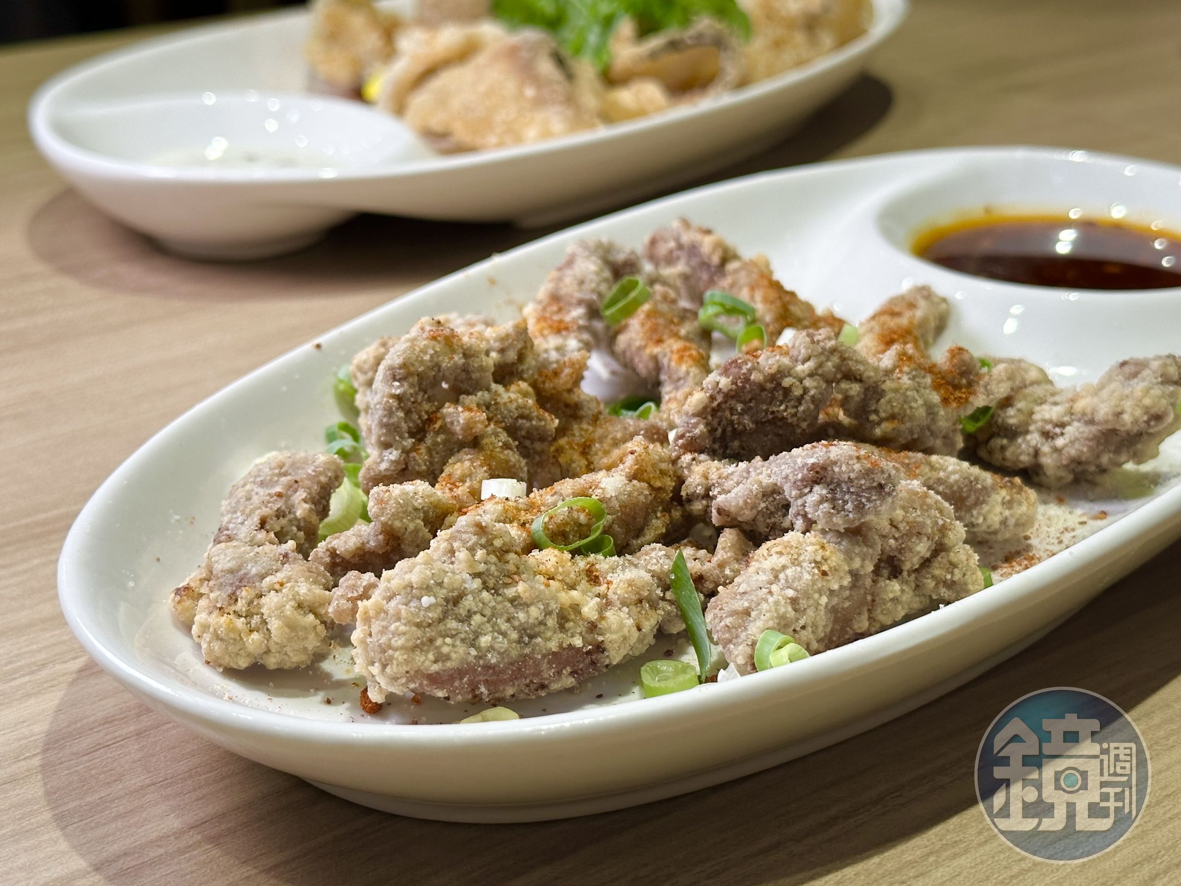 「椒麻小酥肉」鹹香涮嘴不油膩。(128元/份)
