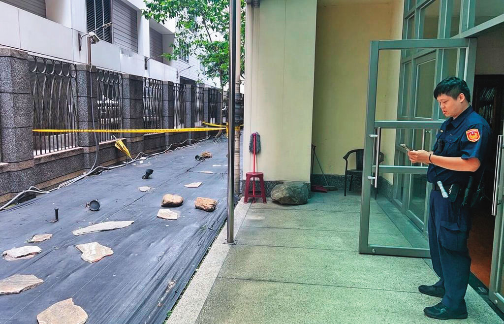 蘇姓補習班負責人涉嫌偷拍,接受偵訊後,從住家跳樓輕生。(讀者提供)