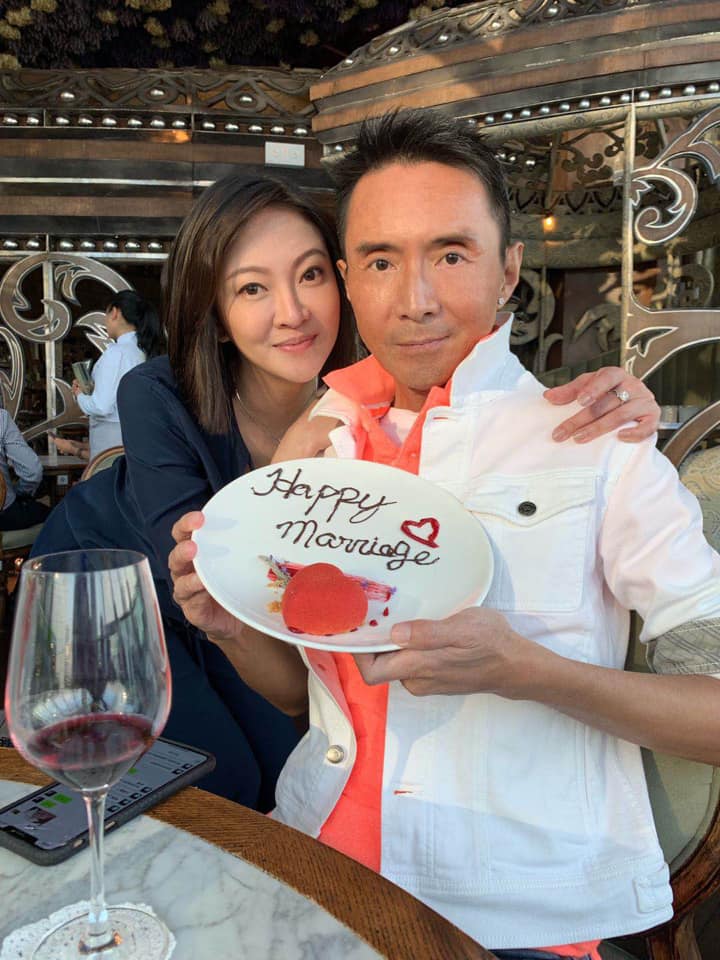 林立洋和台灣妻子2019年剛結婚的模樣。(翻攝自臉書)
