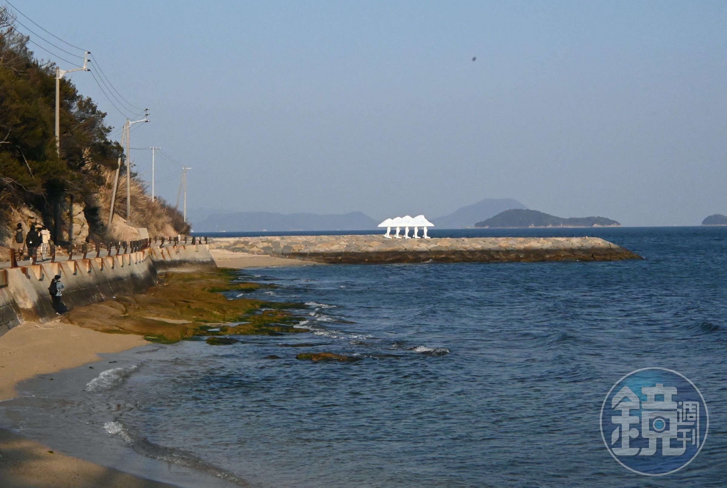 方舟生出了腳準備向大海邁步走去。（Credit：”Walking Ark” Keisuke Yamaguchi）