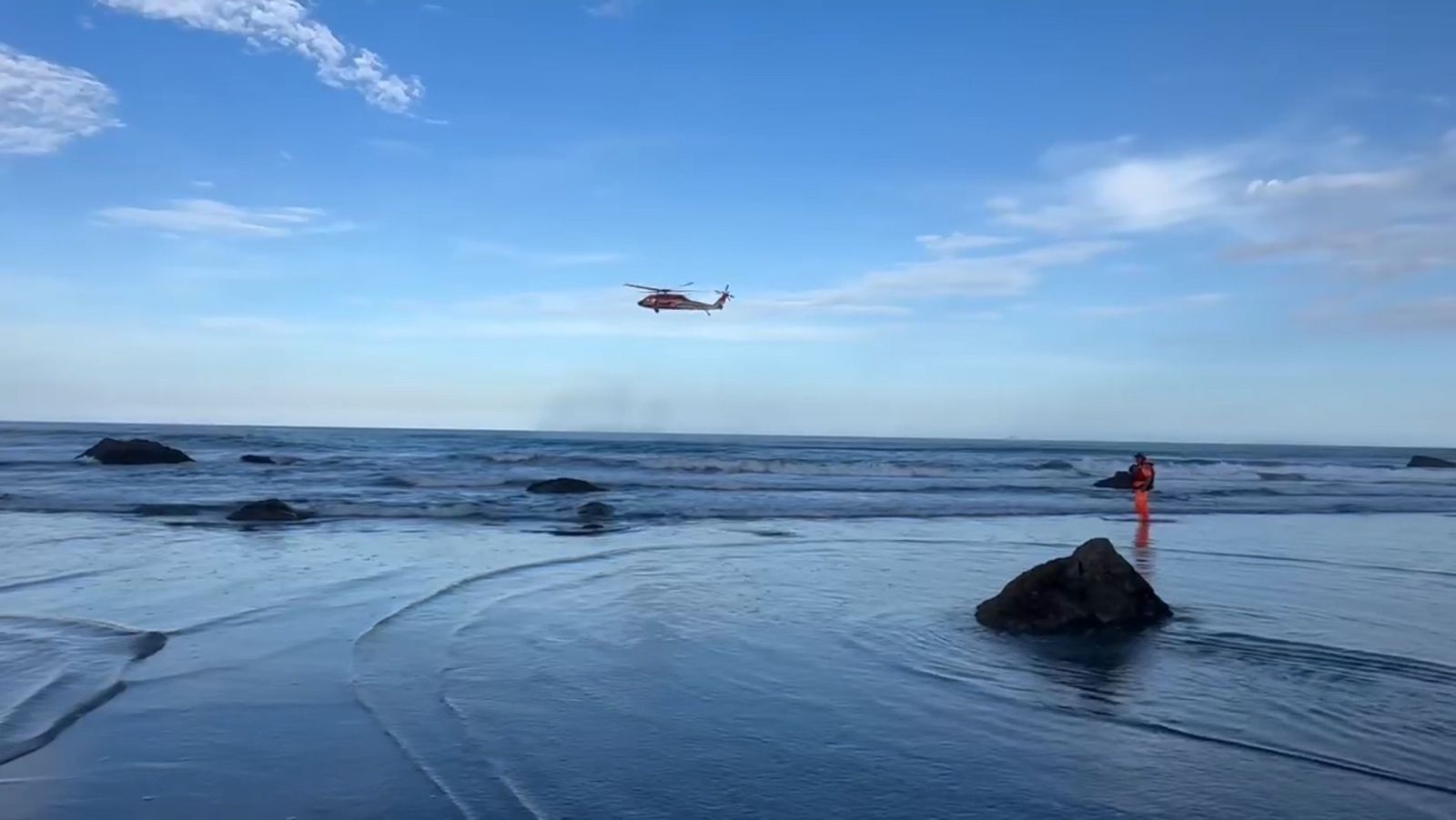 台東「天空之鏡」高中生遭浪捲走！　失聯1天屍體找到了
