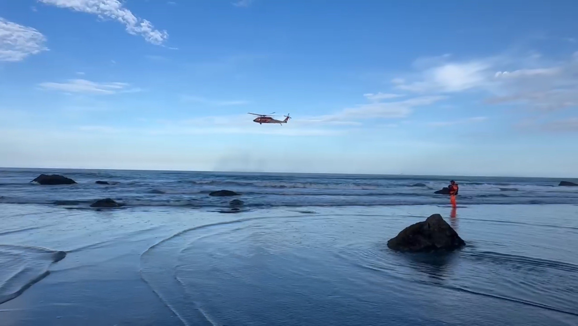 天空之鏡昨傳溺水意外，哥哥屍體今天找到，明顯身亡。（海巡署東部分署提供）