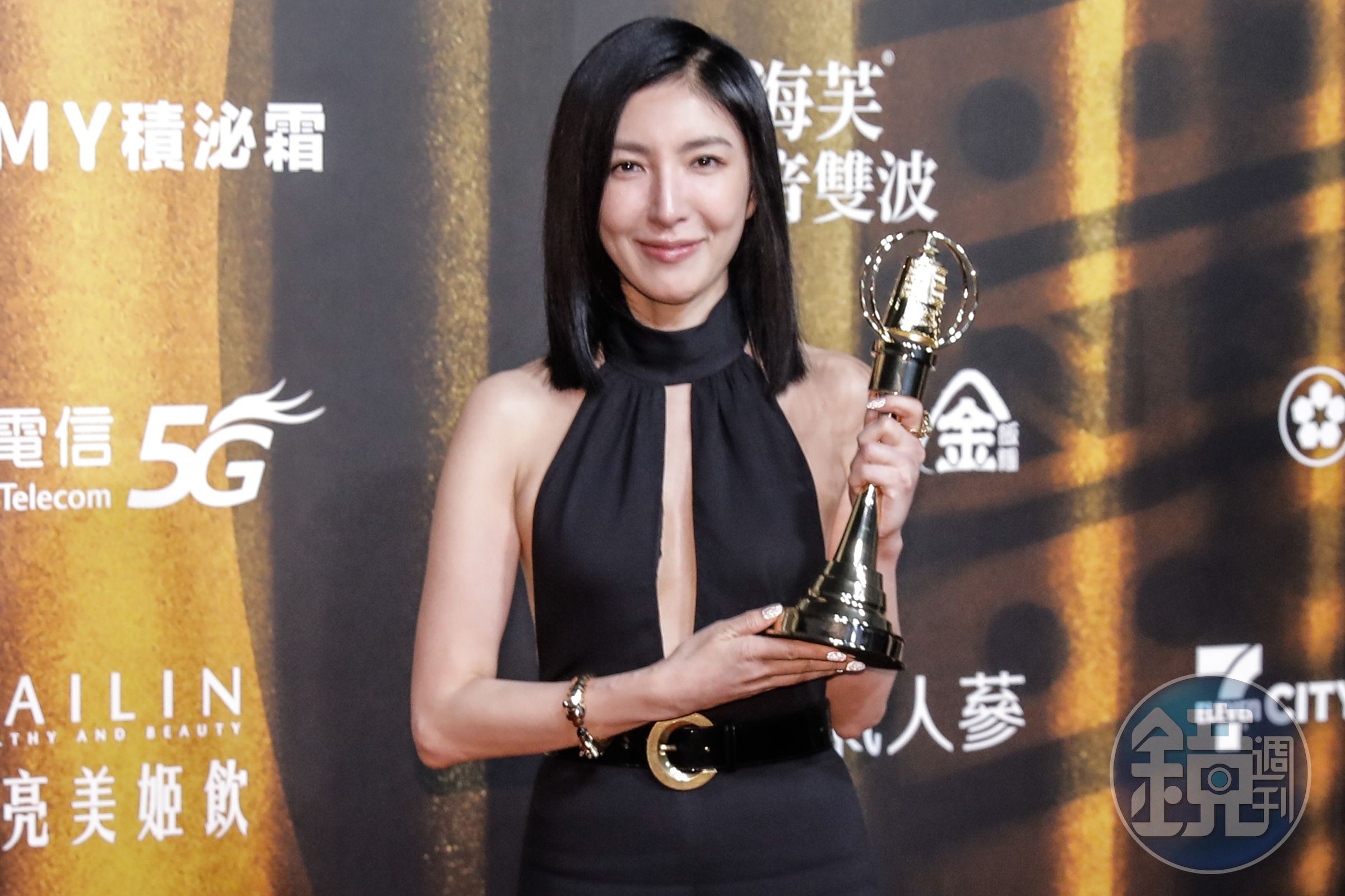 楊謹華入圍八次終於抱回金鐘,不再是遺珠之憾。