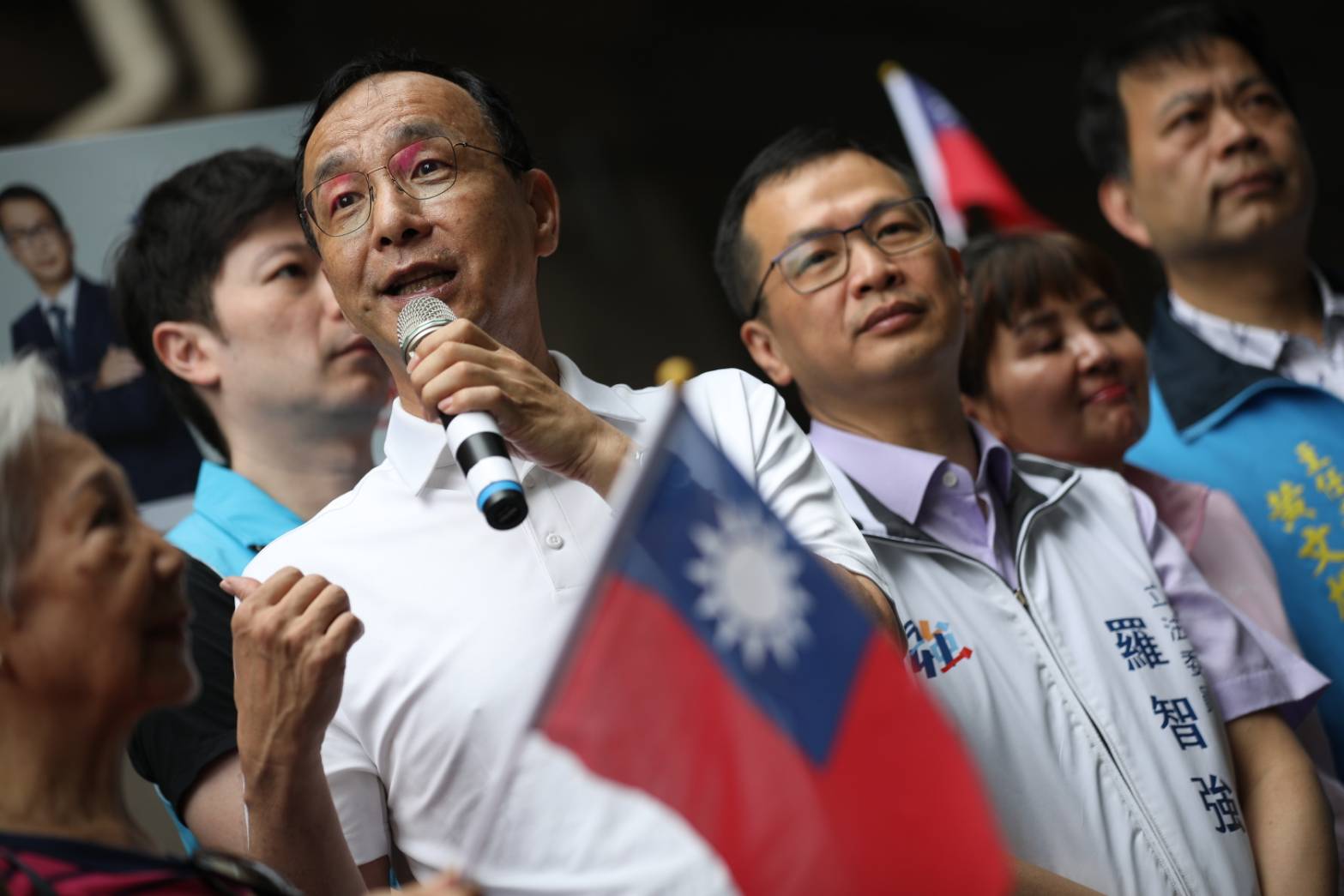 國民黨主席朱立倫今表示，普發現金是應對風險也是宏觀策略，「民進黨勿為反對而反對！」（鏡報提供）