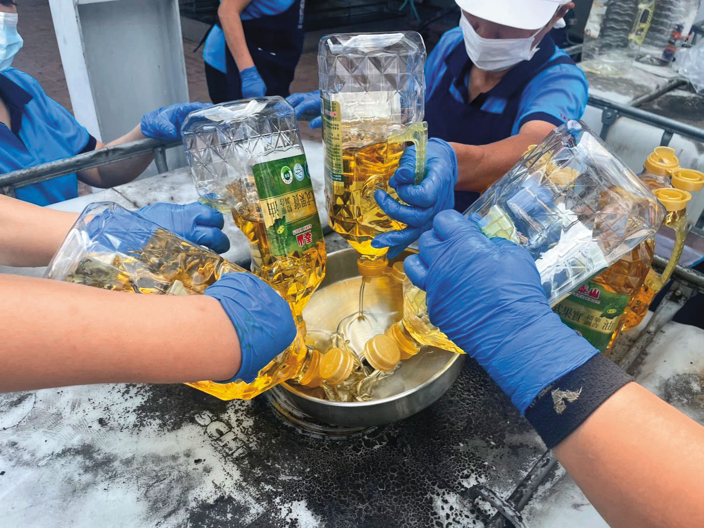 毒油四月就蓋牌/4月就知毒油出包 36支手機通聯揭中聯蓋牌惡劣行徑