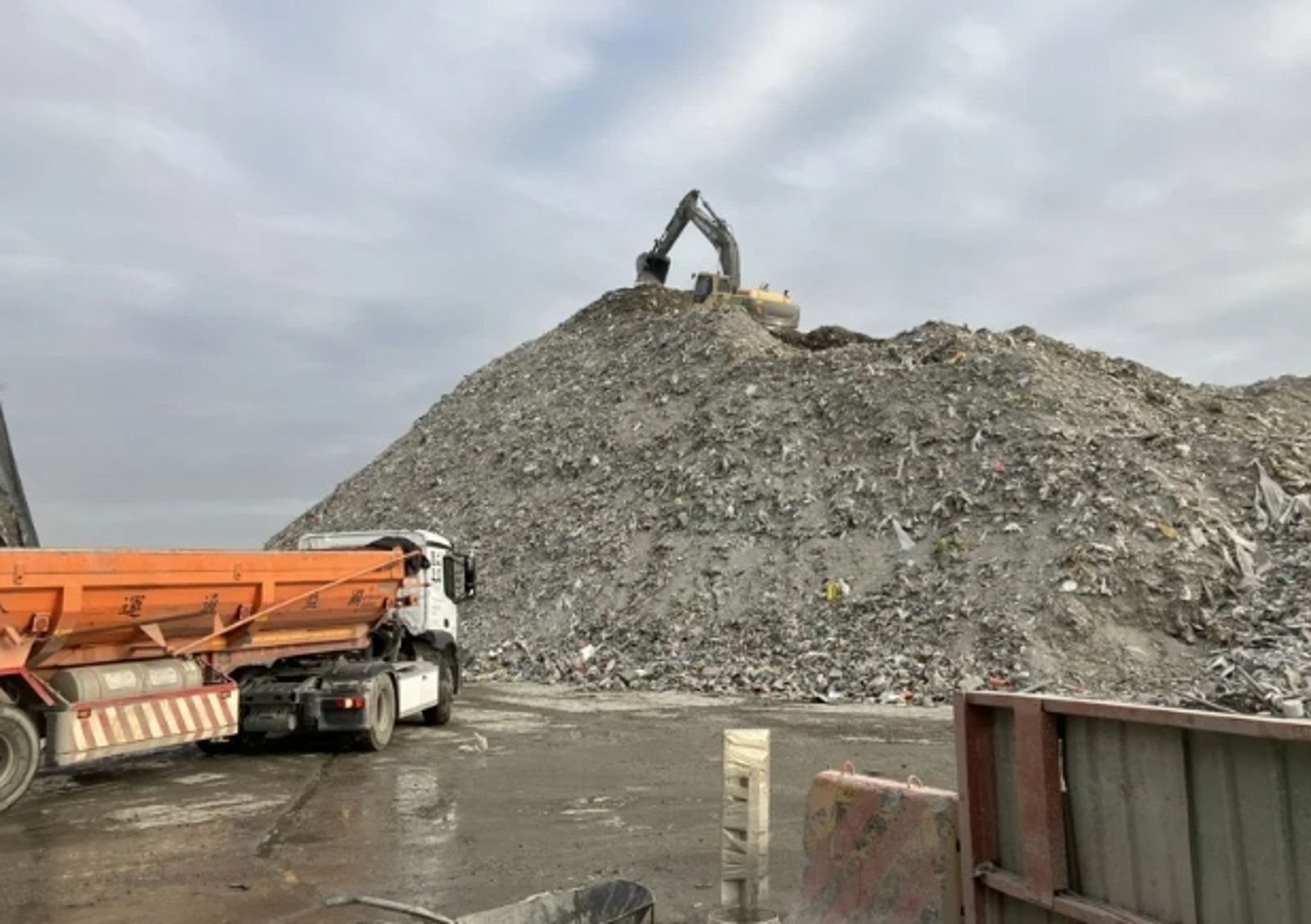 土方之亂續集／土方之亂續燒 房產業憂房價恐漲不停