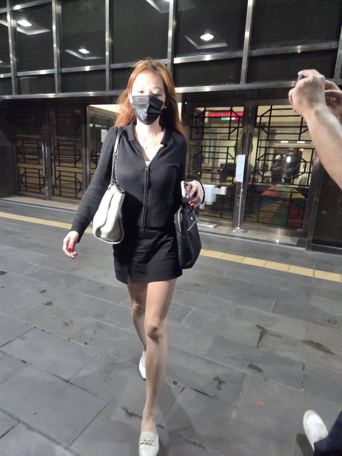 三顧員工文懿以證人傳喚,訊後請回。