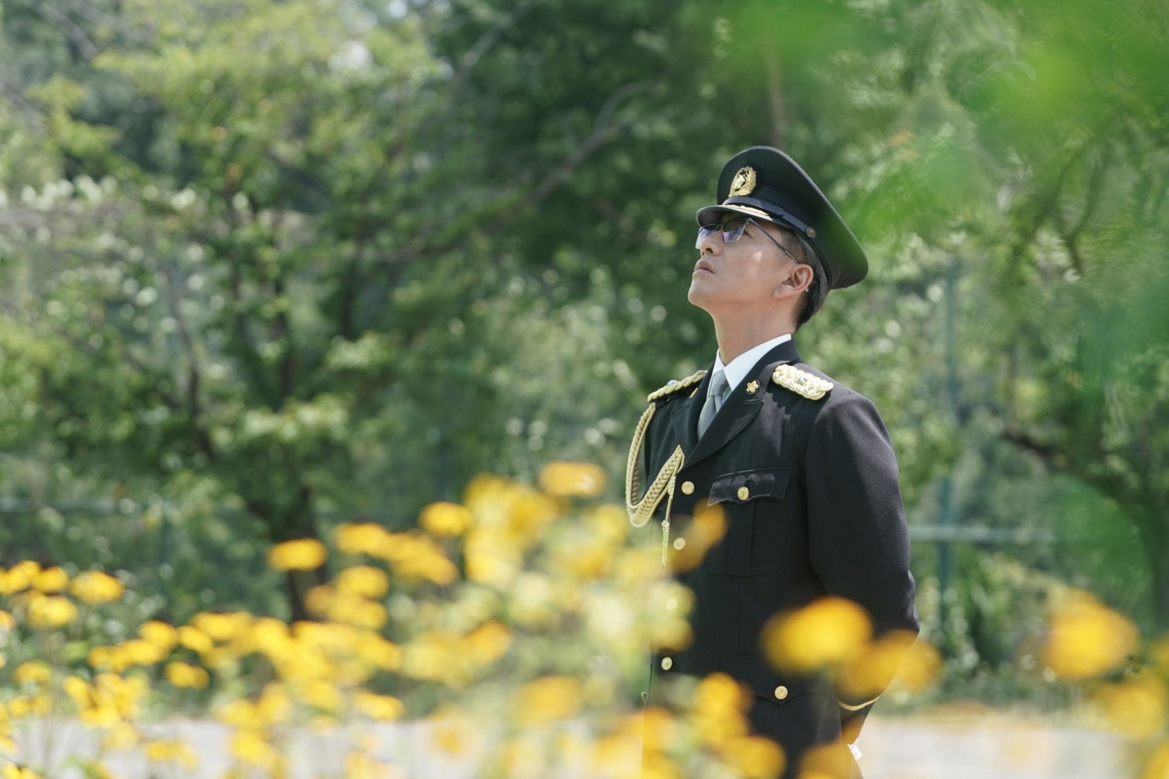 木村拓哉化身冷酷教官,在《電影版教場:驪歌》以洞悉謊言的觀察力直擊人性深淵。(采昌國際多媒體提供)