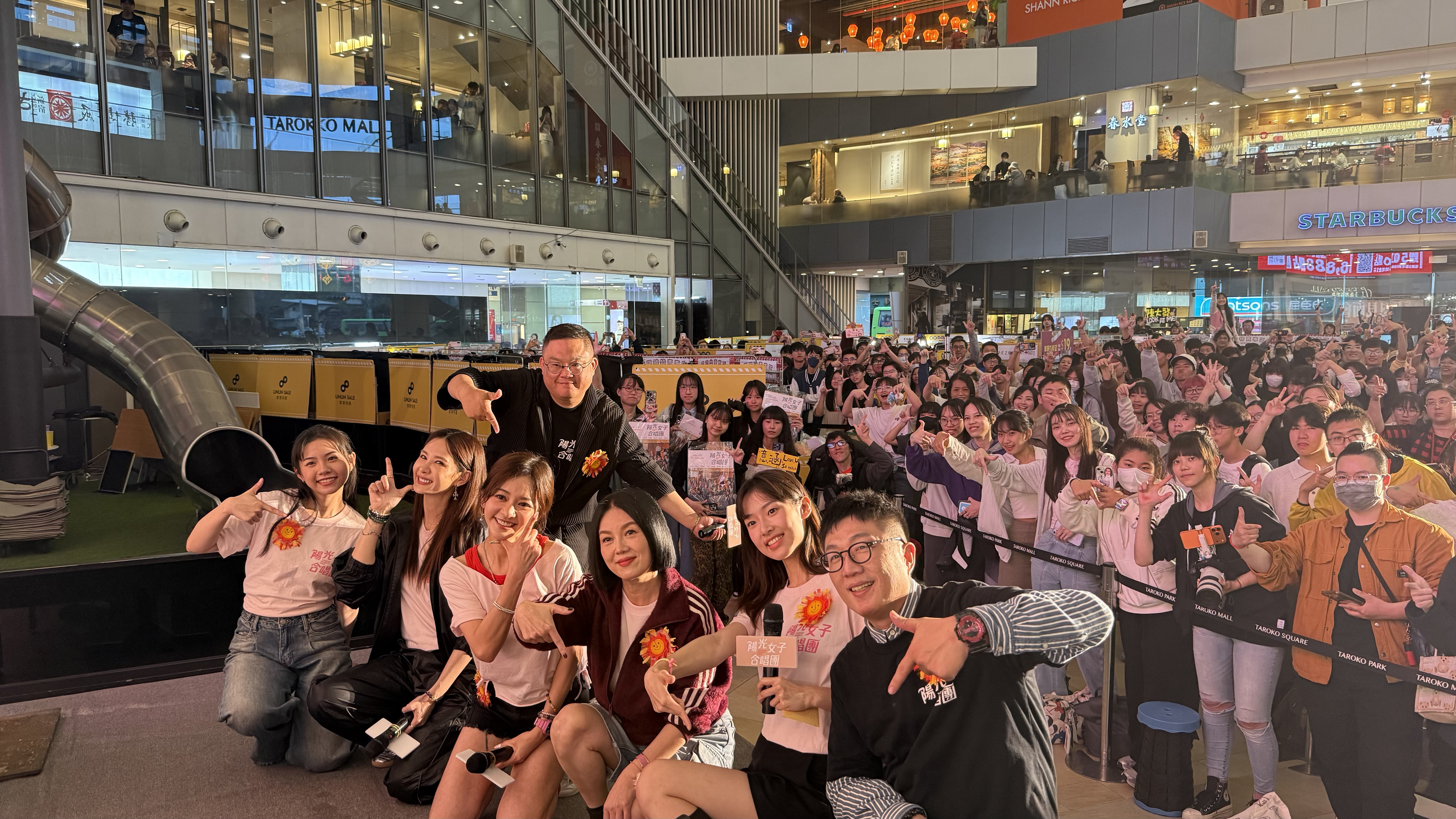 《陽光女子合唱團》總票房正式衝破7億台幣，影人見面會至今仍爆滿。（壹壹喜喜提供）