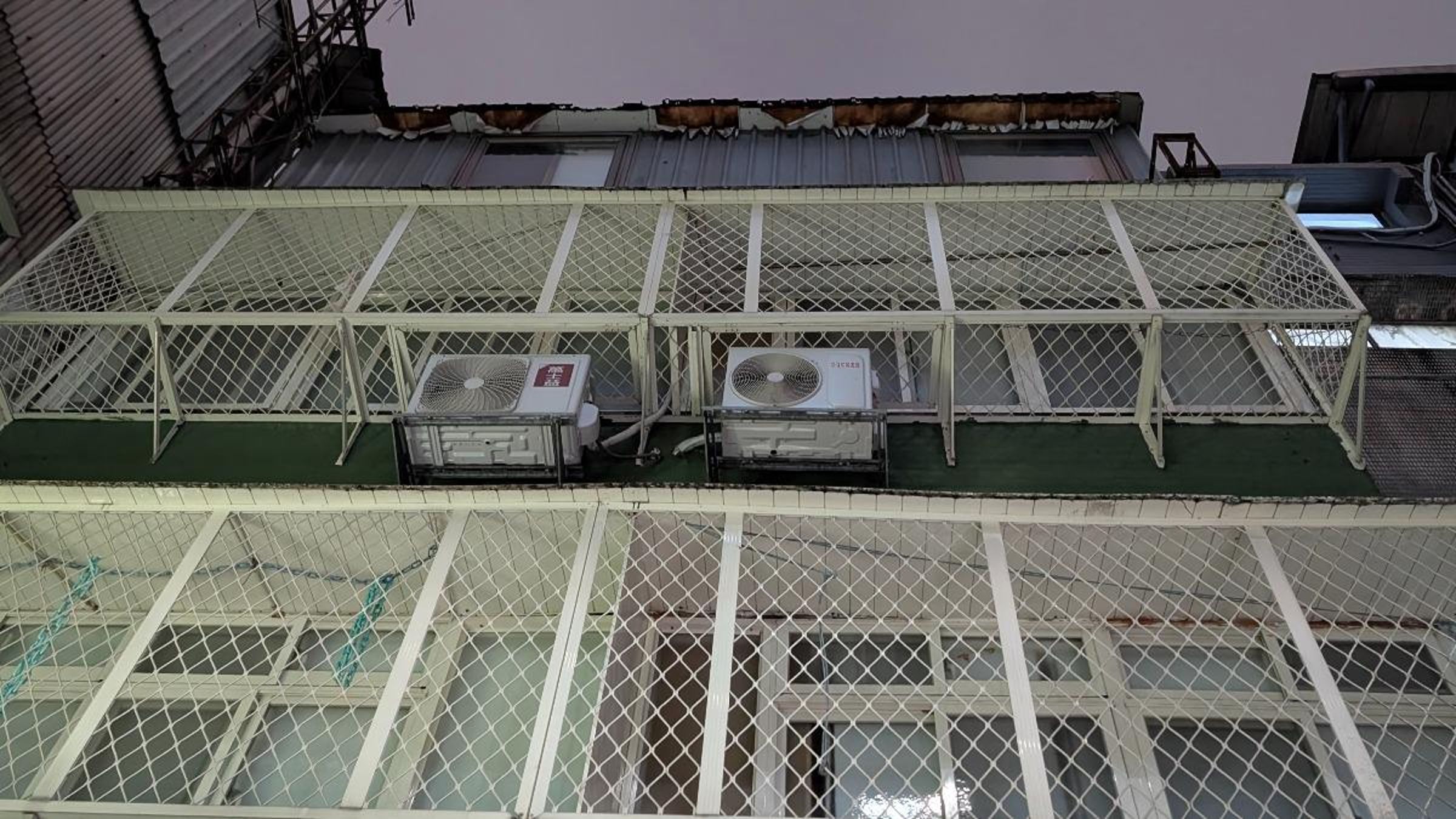 北捷恐怖攻擊殺人嫌犯張文犯案前竟先在他位於北捷M7附近的租屋處縱火。（翻攝畫面）