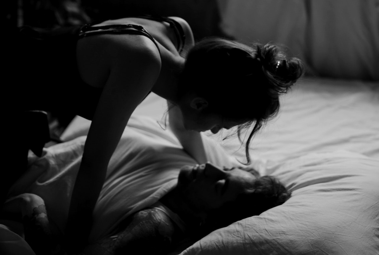 美國科羅拉多州爆出校園性侵案，女職員涉嫌不倫13歲男學生，面臨12項重罪指控。（示意圖，Pexels）