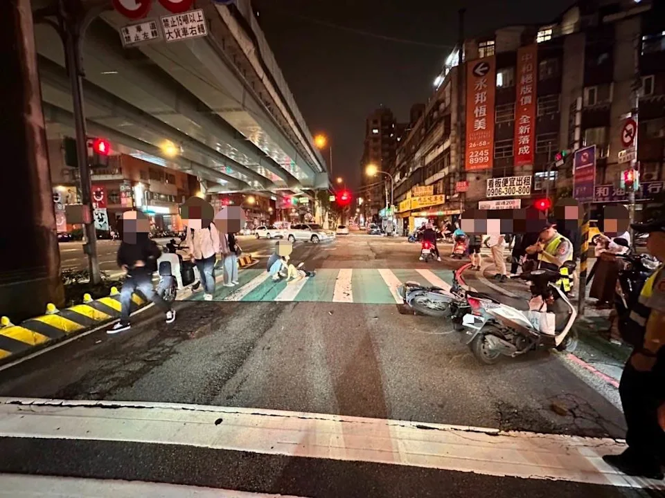 毒駕陳男追撞女騎士,造成對方鎖骨骨折、手腳多處擦挫傷。(翻攝畫面)