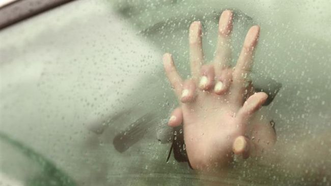 新竹一名醫生娘出軌，與清潔隊員小王在百貨停車場車震偷情。（示意圖，Pixabay）