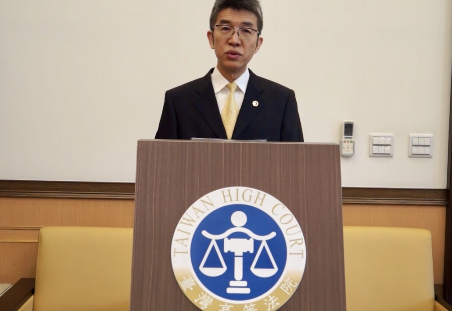 高等法院發言人顧正德法官說明中國滲透國軍案判決理由。(高院提供)