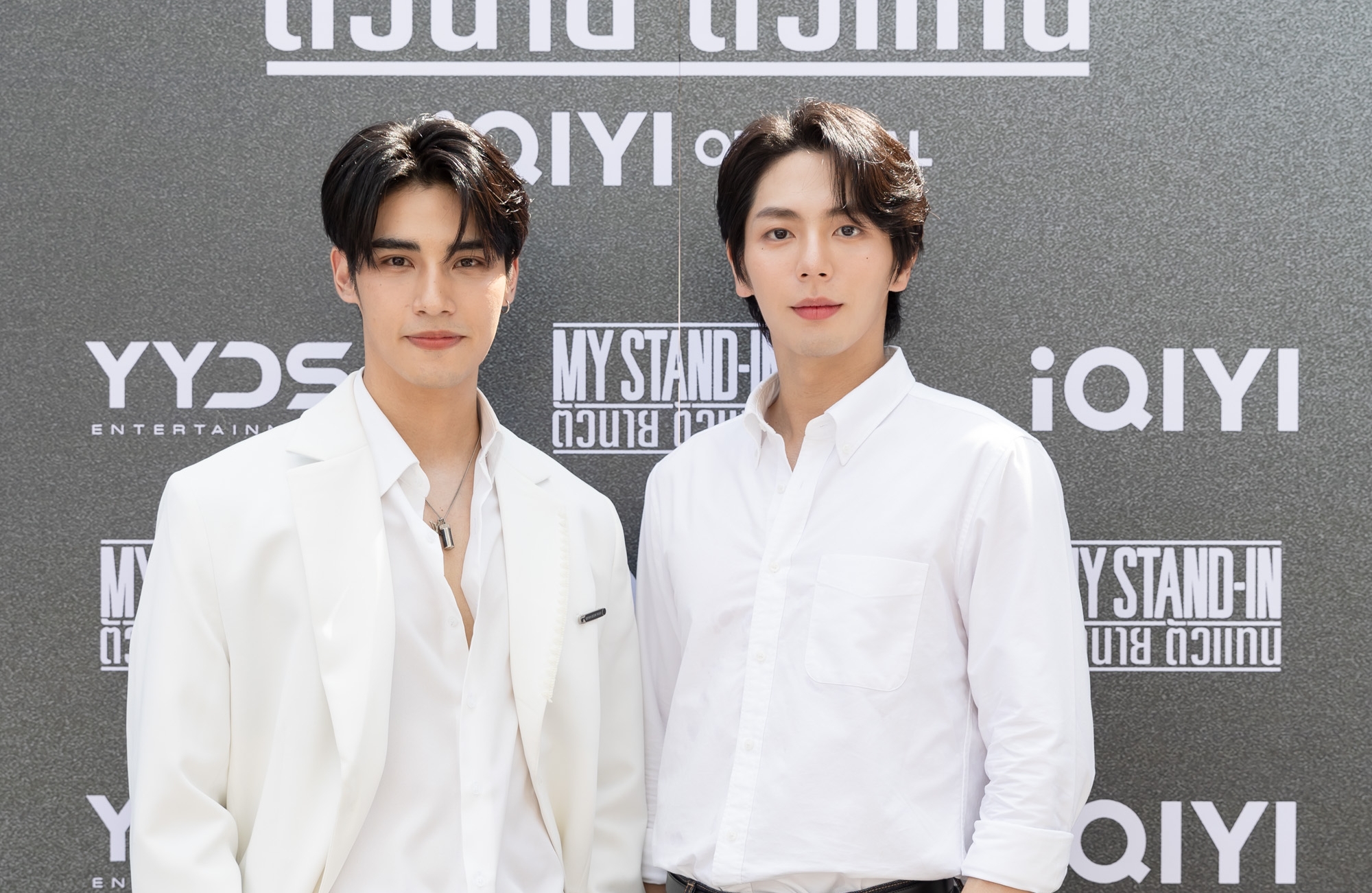 愛奇藝自製泰BL劇《職業替身》主演Poom(左)、Up出席開鏡儀式。(愛奇藝國際站提供)