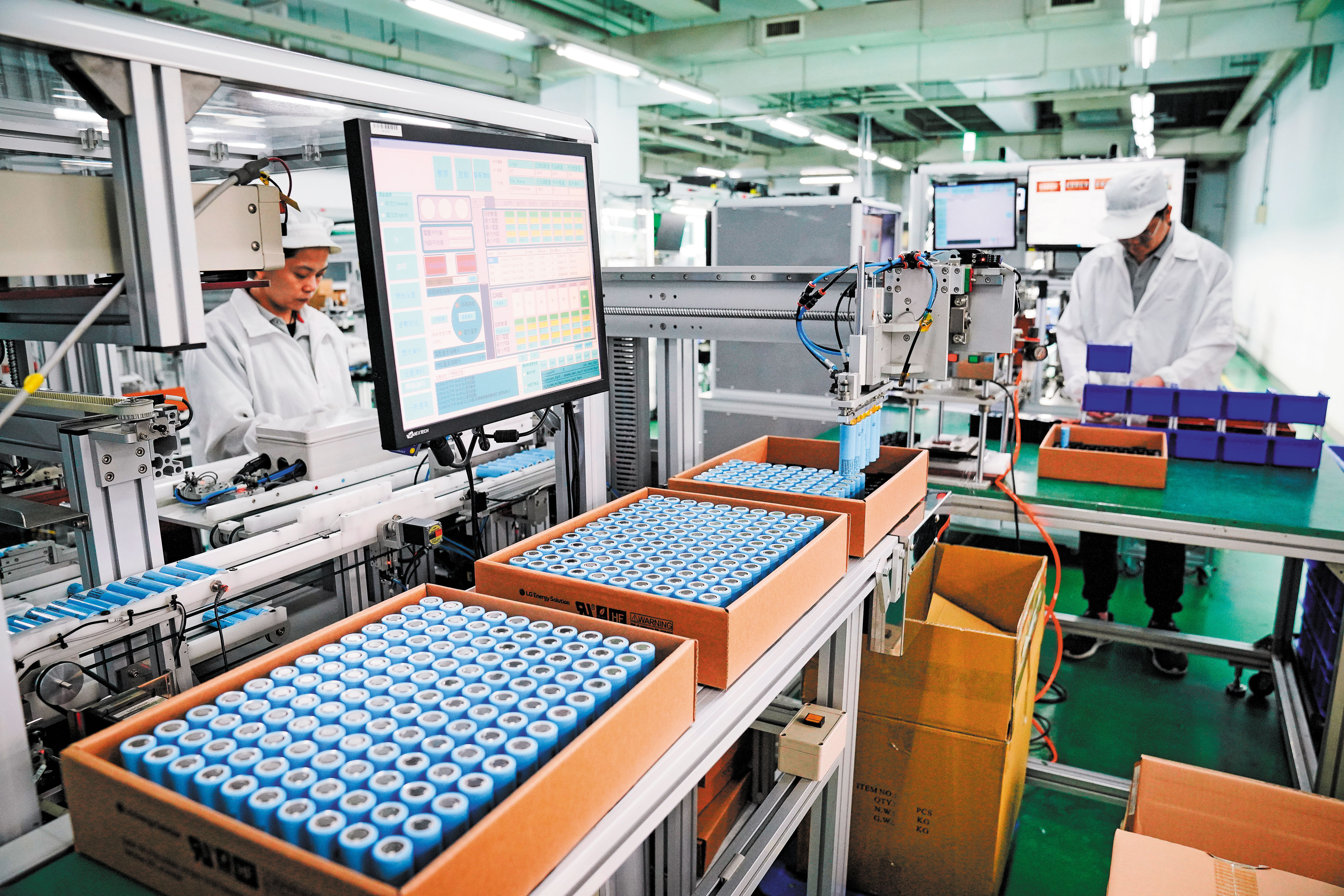 達方在綠能移動產業鏈中，最核心技術為電控系統與電池模組，目前電池模組已打入自行車零組件大廠和中國掃地機器人知名品牌。