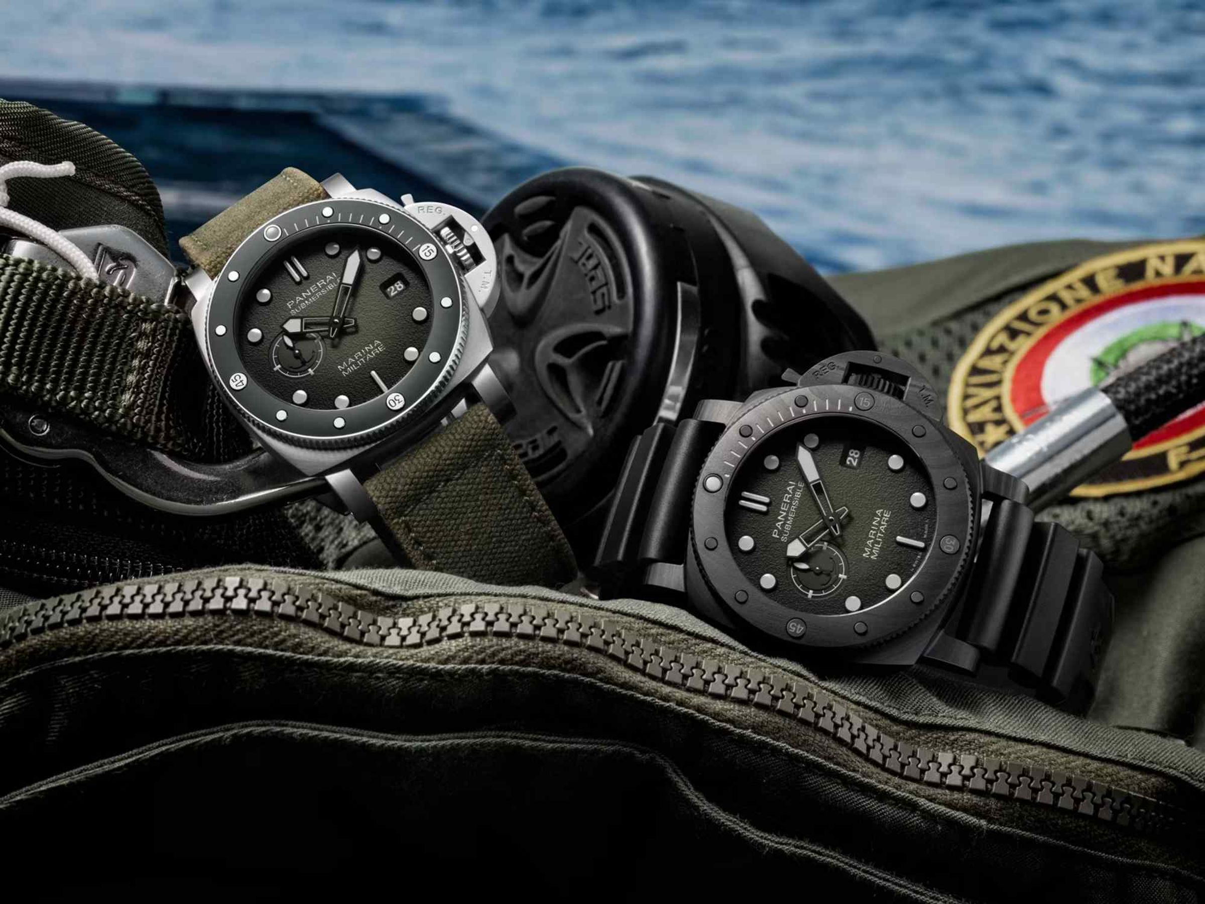 除了體驗版腕錶，沛納海也發表兩款全新的 Submersible Marina Militare 潛水腕錶（PAM01697）與 Submersible Marina Militare CarbotechTM 潛水腕錶（PAM01698），以致敬沛納海與義大利海軍的長達一個世紀合作。定價約NT$366,000（左）；NT$601,000（右）。