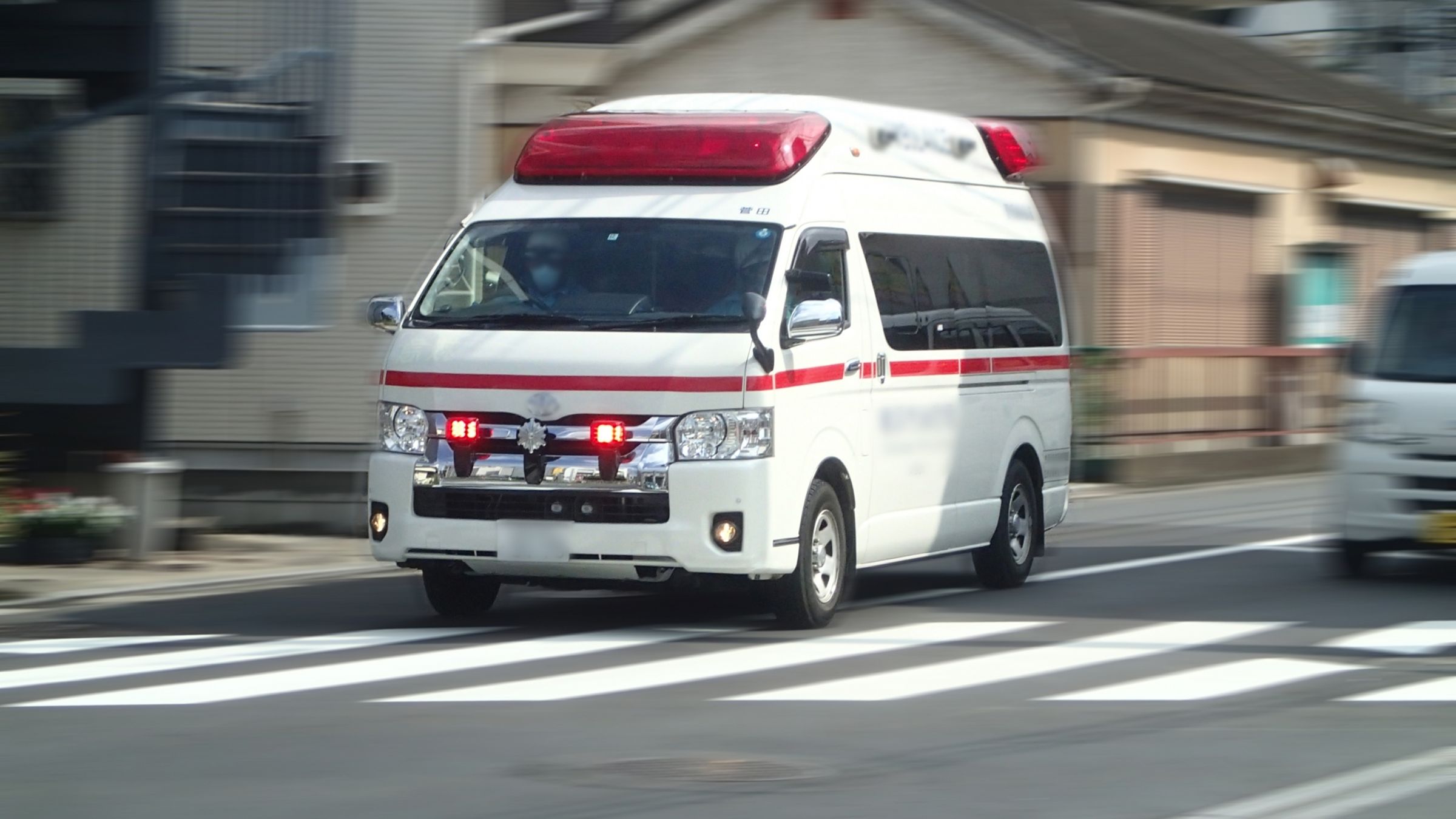 疑是死者同事的網友爆料,長官以擔心引起恐慌為由,不准救護人員替死者蓋白布。(示意圖,photoAC)