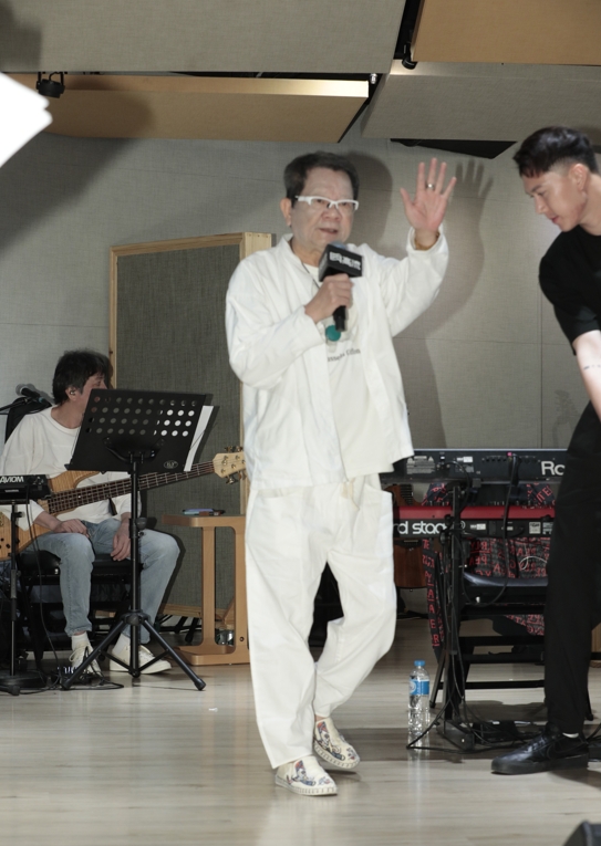 鄭進一這10年來一首歌都寫不出來,自認:「江郎才盡了。」